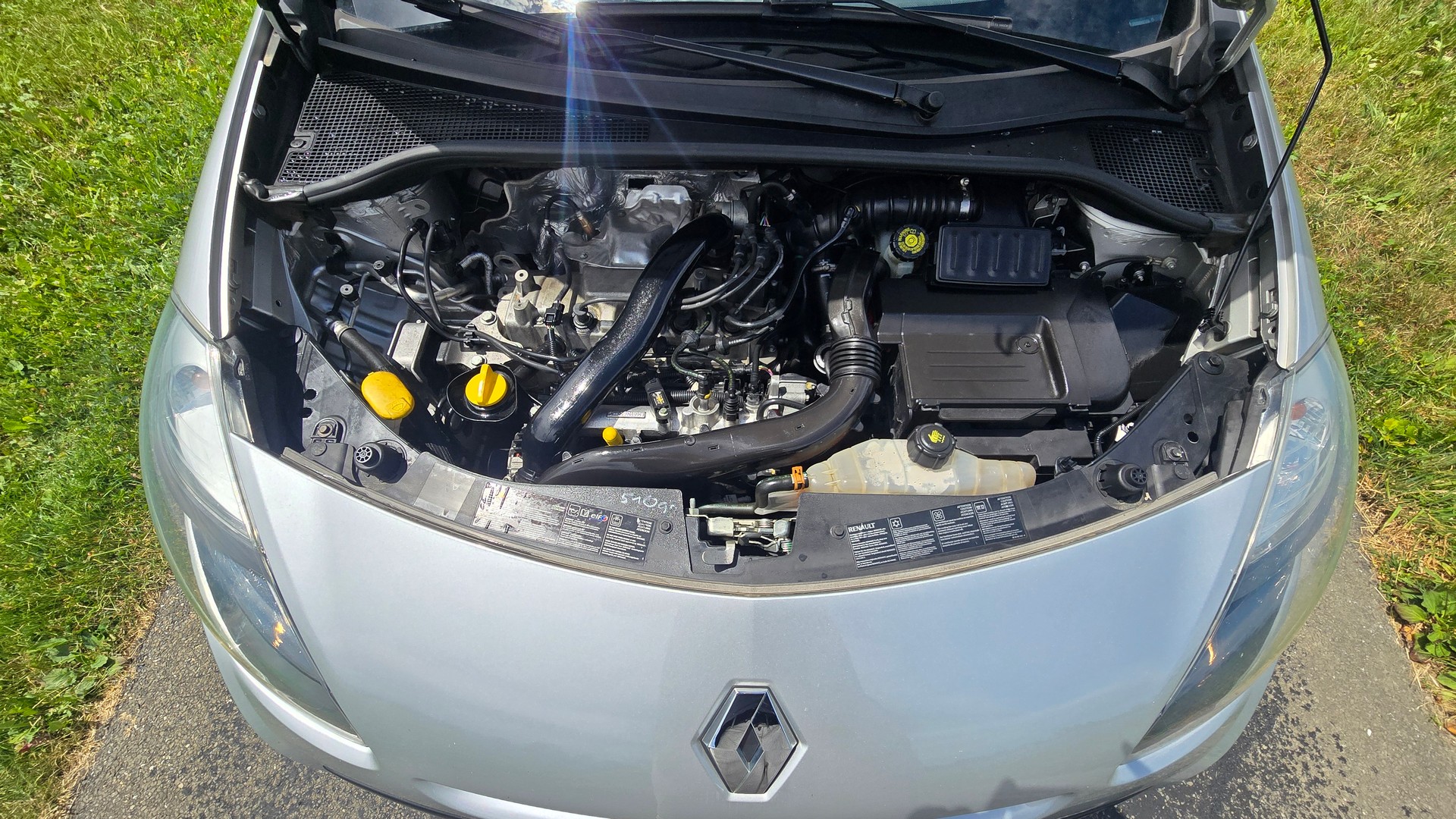 RENAULT Clio Grandtour 1.2 16V Turbo 20th Edition-image-29