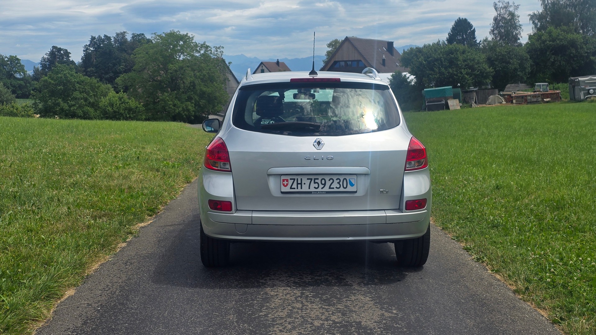 RENAULT Clio Grandtour 1.2 16V Turbo 20th Edition-image-4