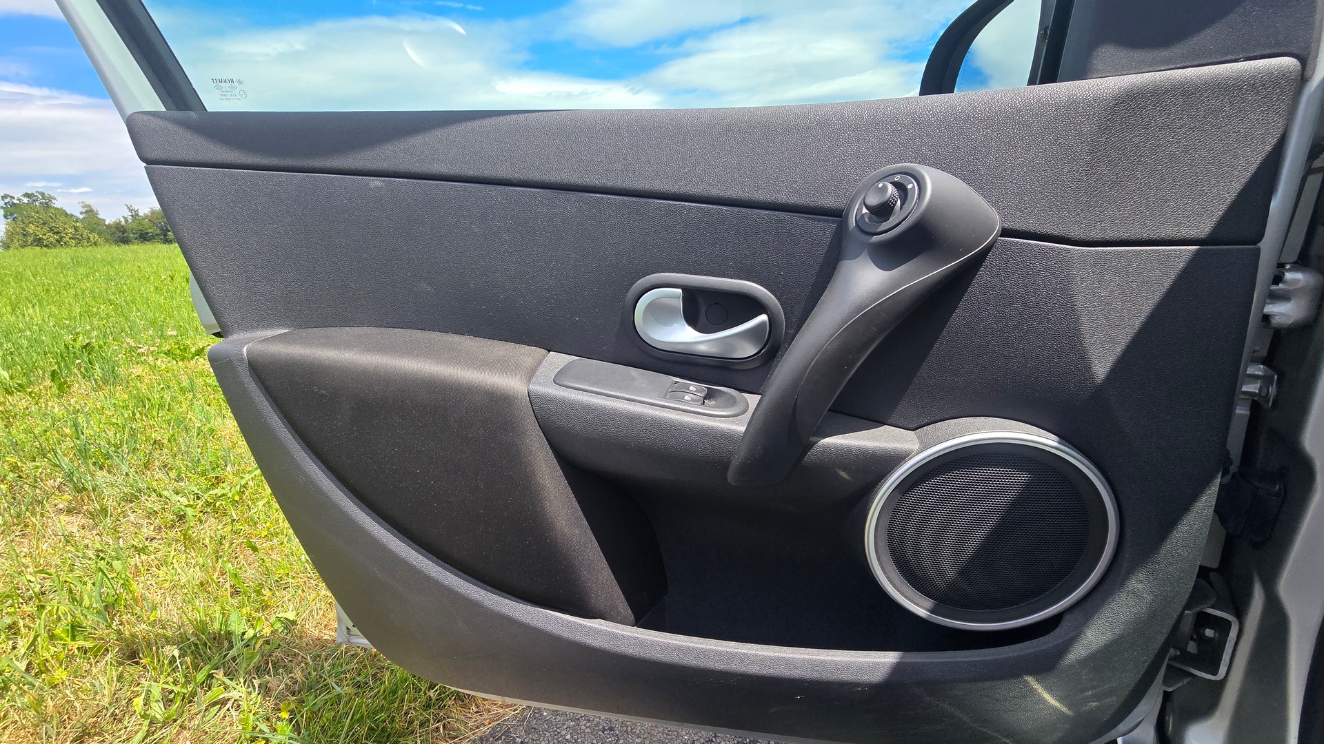 RENAULT Clio Grandtour 1.2 16V Turbo 20th Edition-image-19