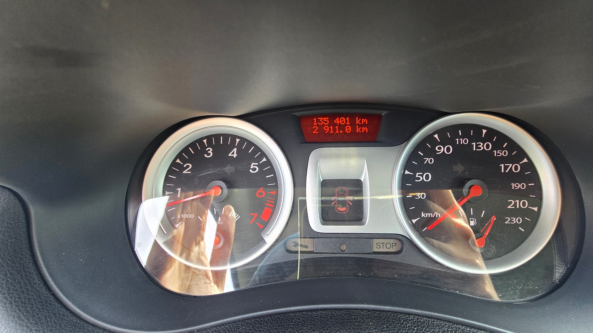 RENAULT Clio Grandtour 1.2 16V Turbo 20th Edition-image-16