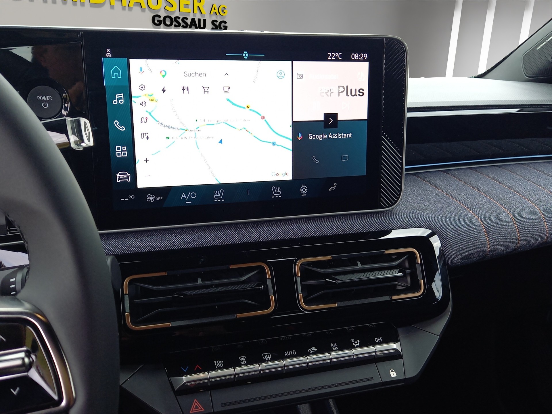 RENAULT R4 E-Tech Comfort Range techno-image-11
