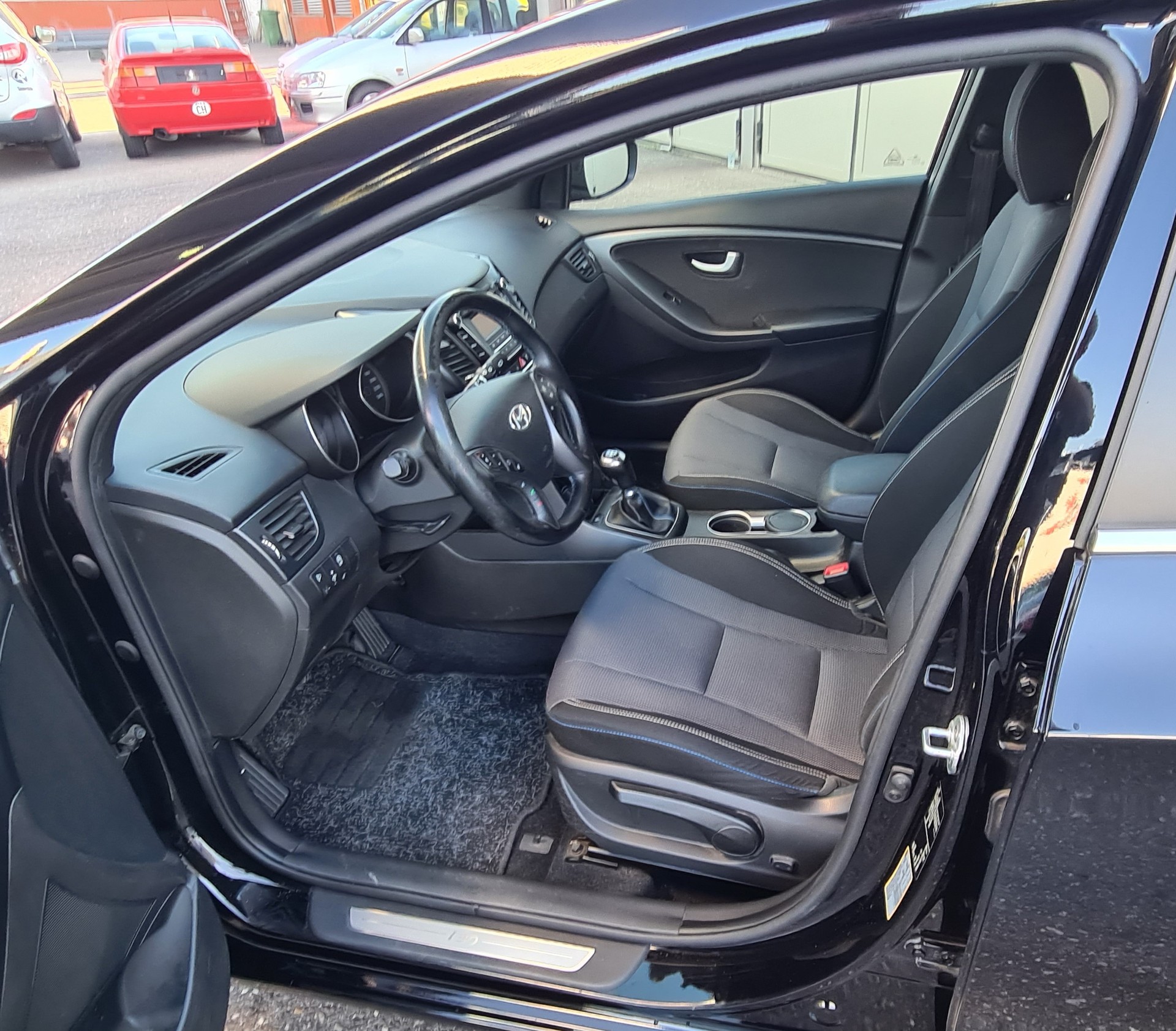 HYUNDAI i30 1.6 CRDi GO-image-7