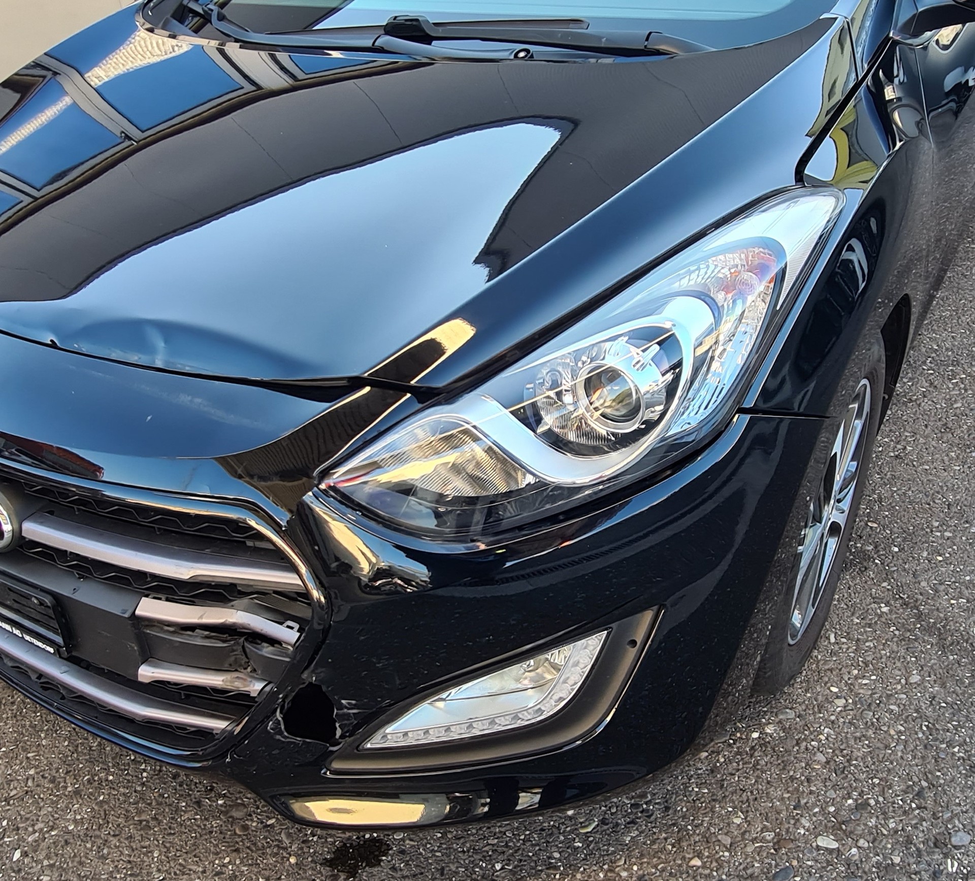 HYUNDAI i30 1.6 CRDi GO-image-14