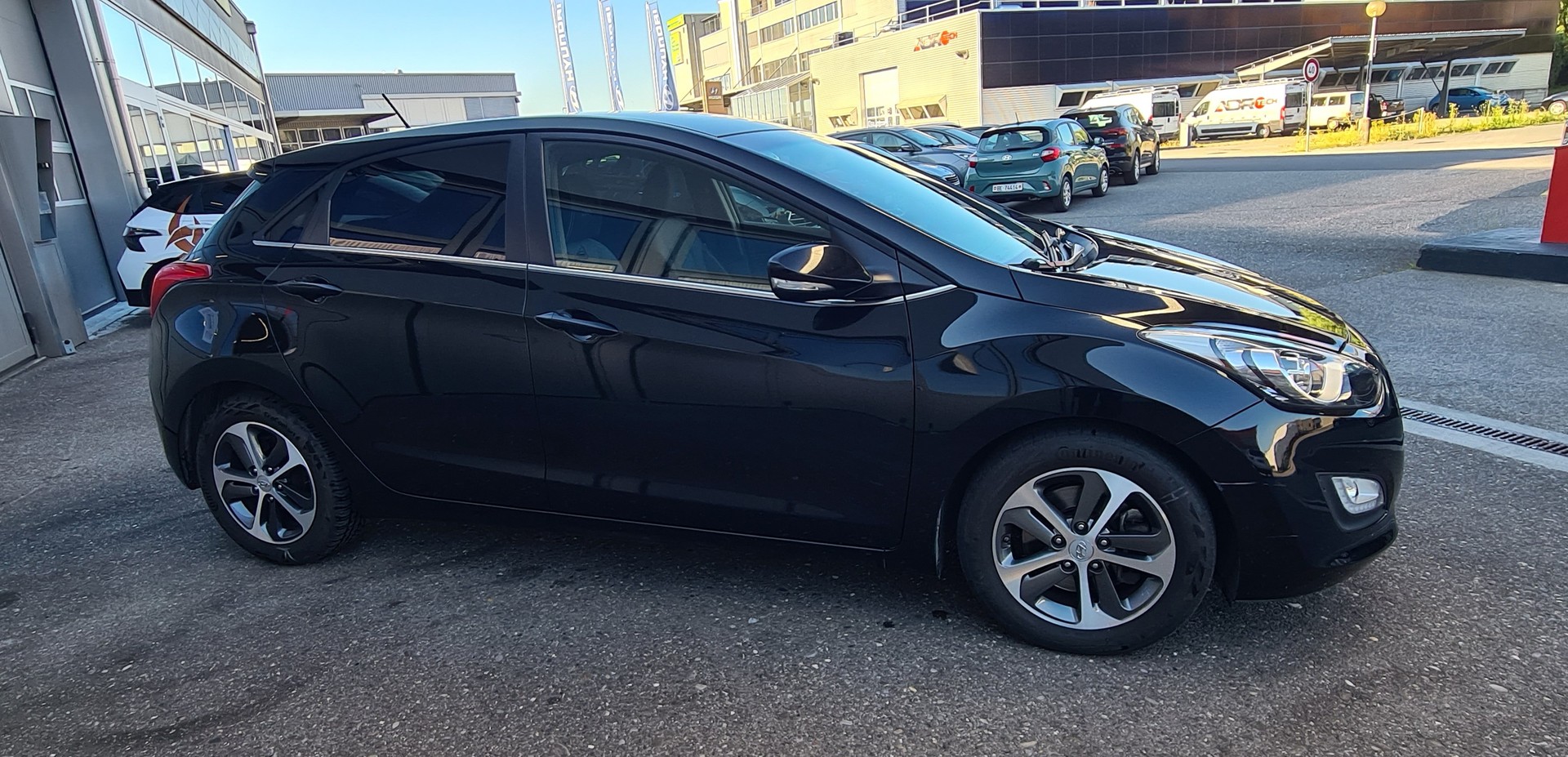 HYUNDAI i30 1.6 CRDi GO-image-2