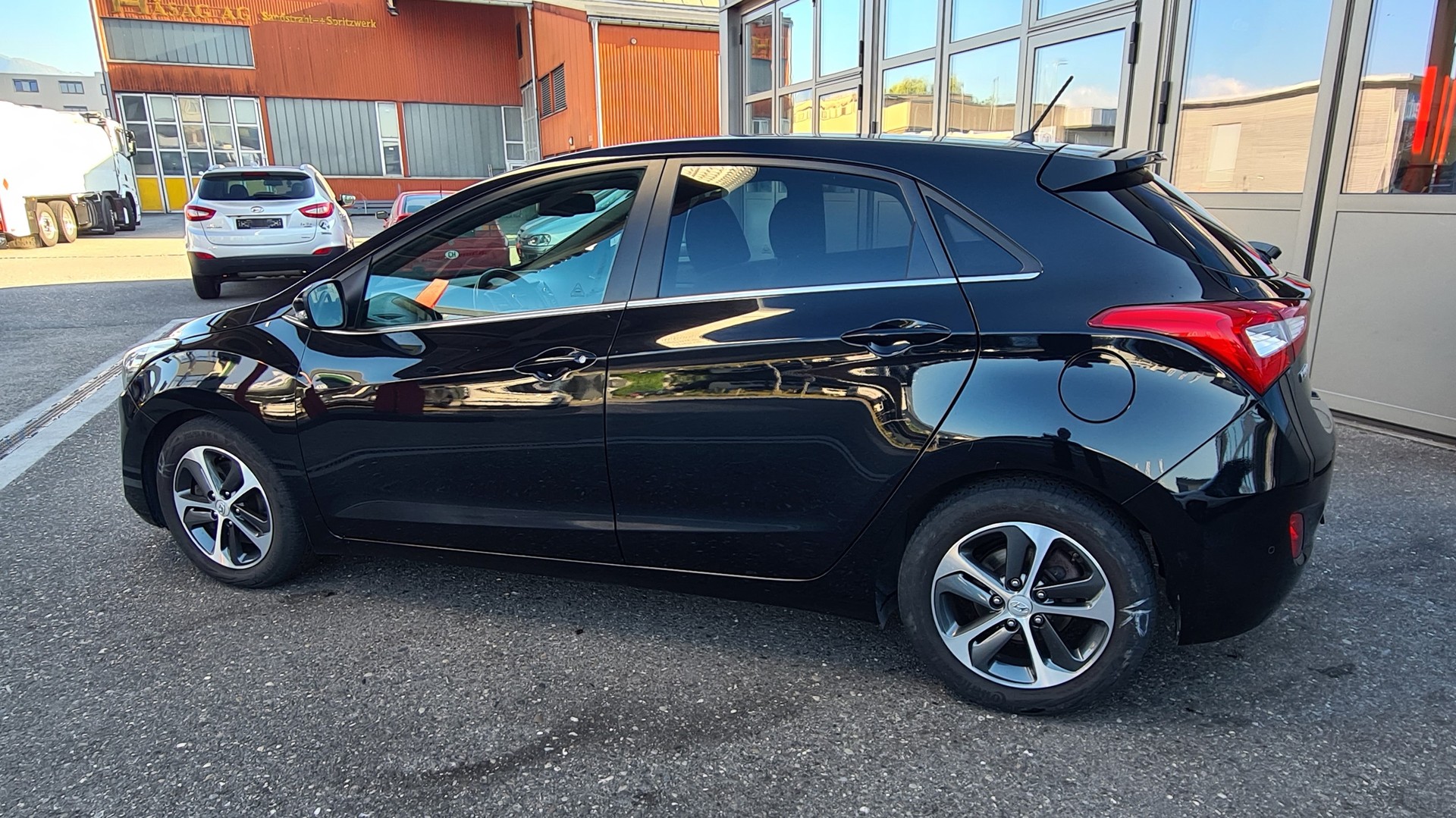 HYUNDAI i30 1.6 CRDi GO-image-4