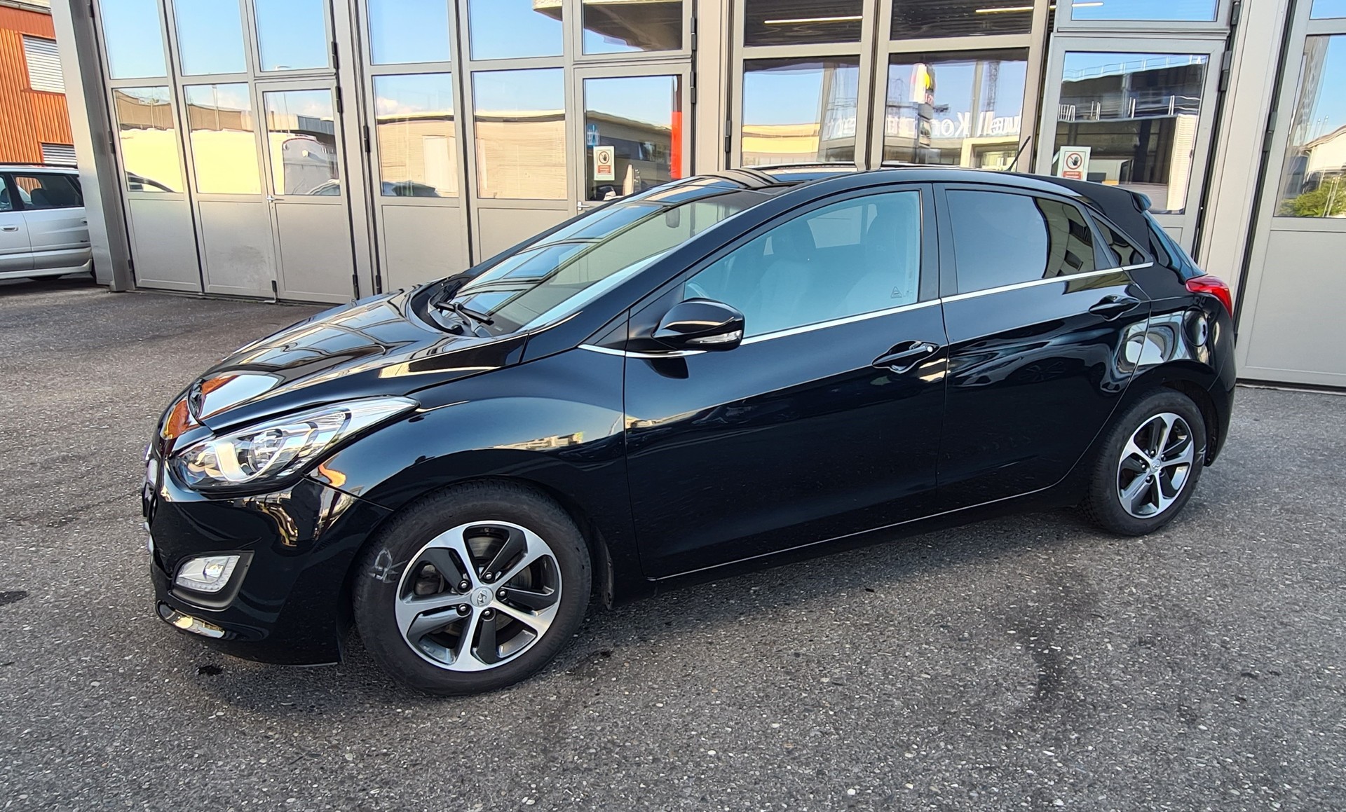 HYUNDAI i30 1.6 CRDi GO-image-5
