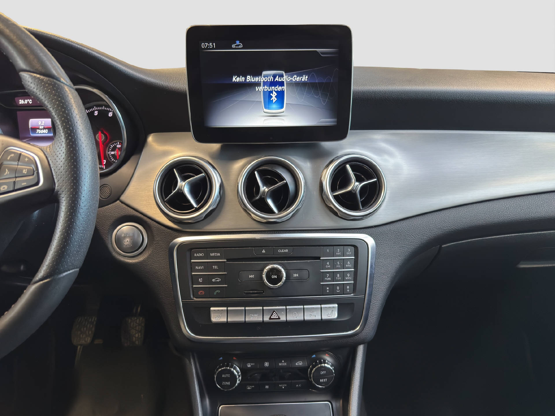 MERCEDES-BENZ GLA 200 Urban-image-9