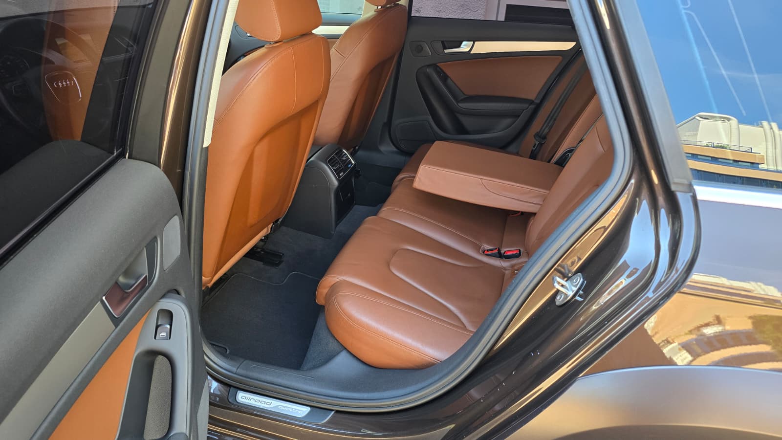 AUDI A4 allroad 2.0 TDI quattro Frisch Ab MFK| Service gepflegt| **Top Ausstattung**| Anhängerkupplung| ELK Kofferraum| NAVI-image-12