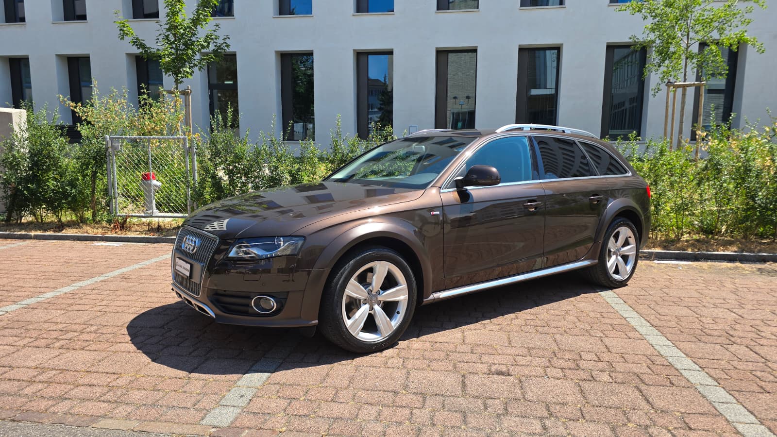 AUDI A4 allroad 2.0 TDI quattro Frisch Ab MFK| Service gepflegt| **Top Ausstattung**| Anhängerkupplung| ELK Kofferraum| NAVI-image-0