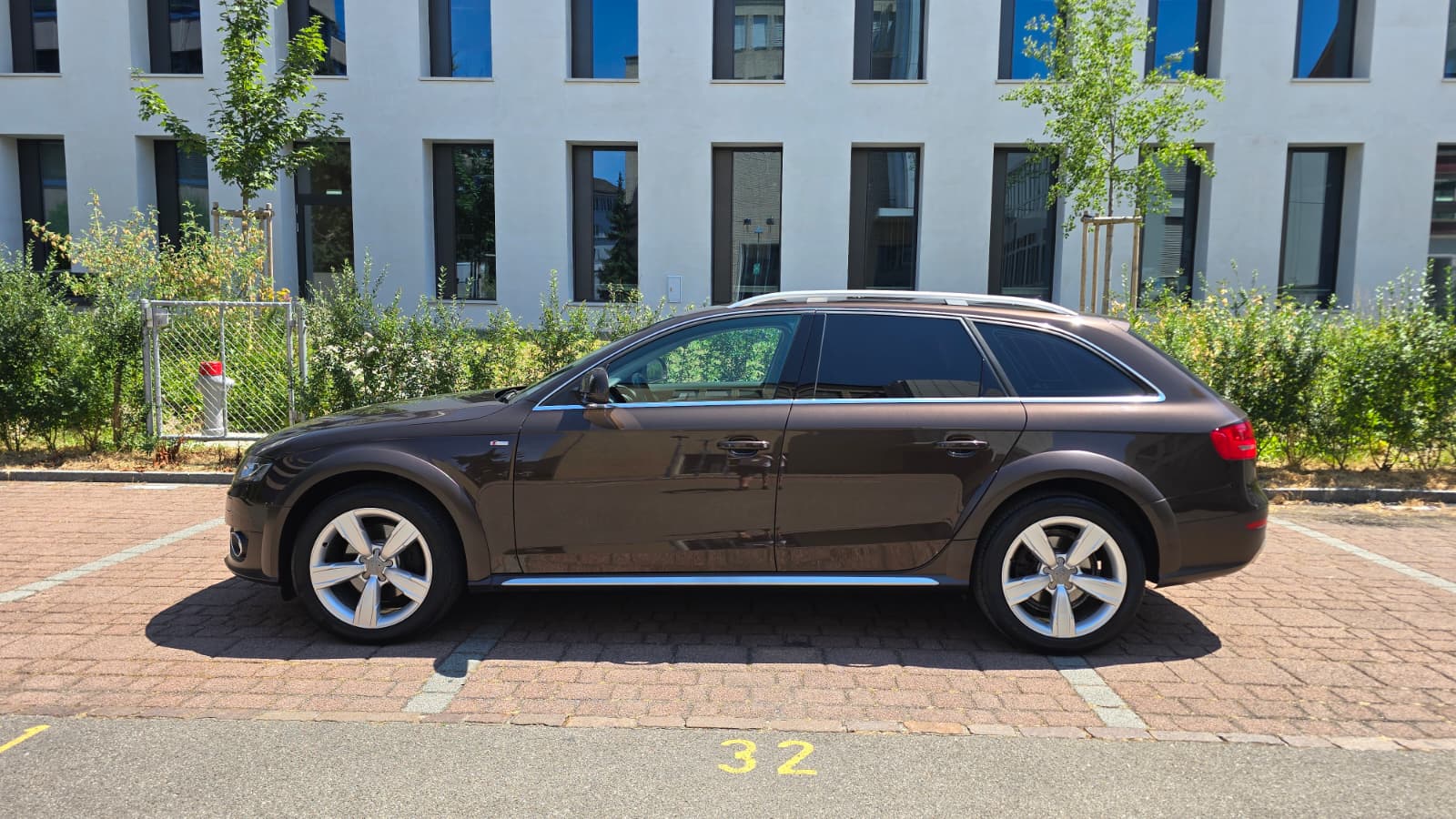 AUDI A4 allroad 2.0 TDI quattro Frisch Ab MFK| Service gepflegt| **Top Ausstattung**| Anhängerkupplung| ELK Kofferraum| NAVI-image-5