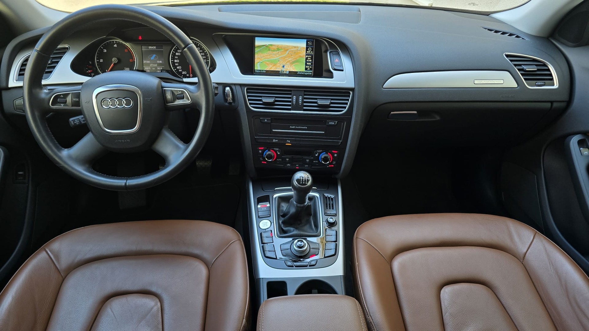 AUDI A4 allroad 2.0 TDI quattro Frisch Ab MFK| Service gepflegt| **Top Ausstattung**| Anhängerkupplung| ELK Kofferraum| NAVI-image-13