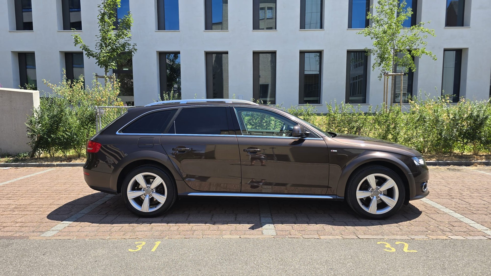 AUDI A4 allroad 2.0 TDI quattro Frisch Ab MFK| Service gepflegt| **Top Ausstattung**| Anhängerkupplung| ELK Kofferraum| NAVI-image-4