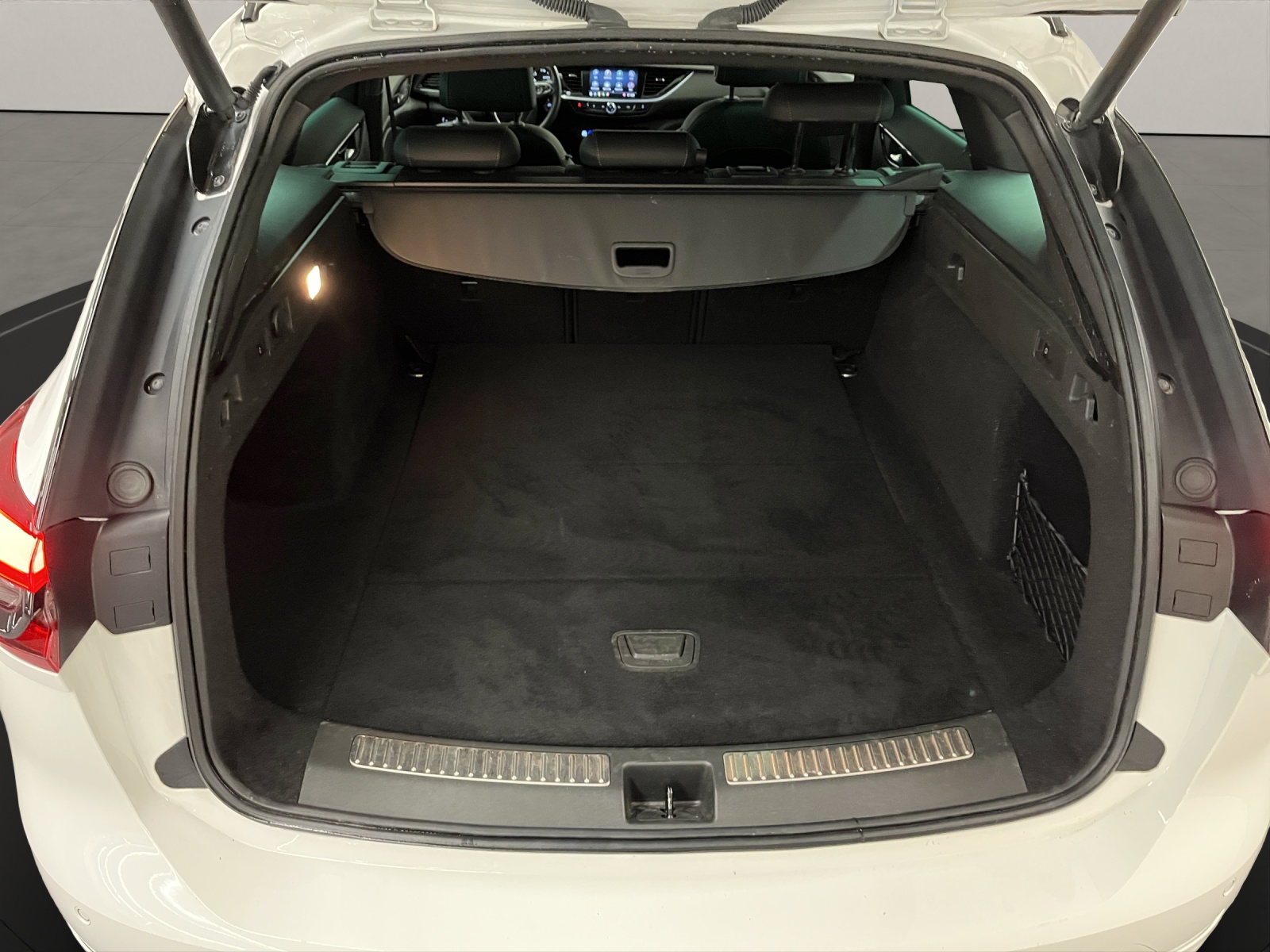 OPEL Insignia Sports Tourer 2.0 D Ultimate-image-15