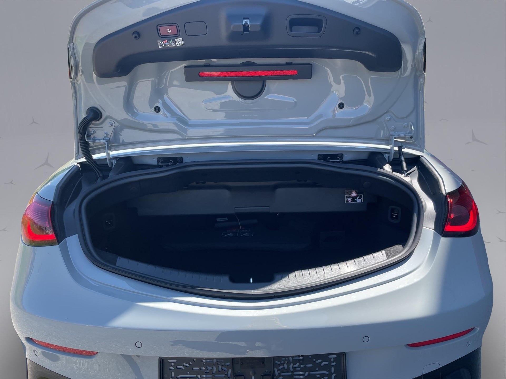 MERCEDES-BENZ CLE 53 AMG 4matic+ Cabriolet-image-19