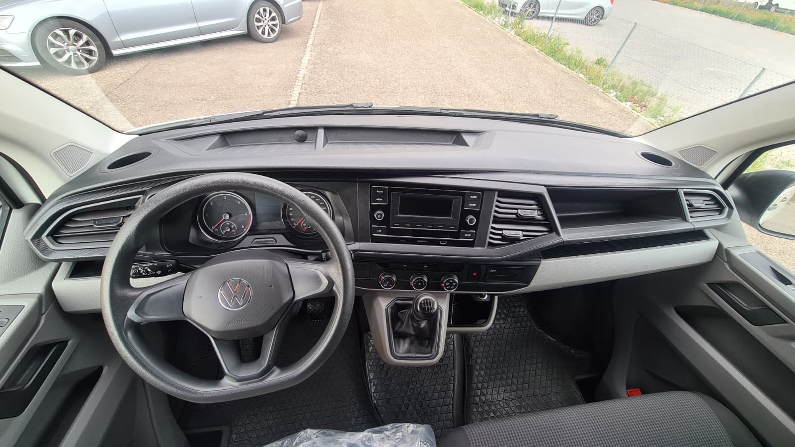 VW T6.1 2.0 TDI ** 6-Plätzer ** 150 PS ** Klimaanlage ** Tempomat ** PDC Hinten ** Modell 2022 ** Frisch Ab MFK & Service **-image-14