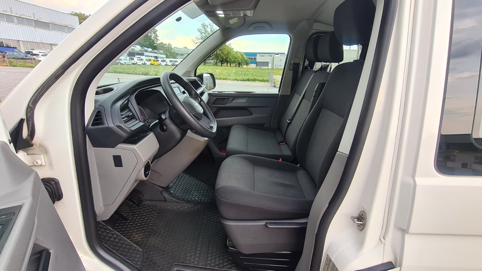 VW T6.1 2.0 TDI ** 6-Plätzer ** 150 PS ** Klimaanlage ** Tempomat ** PDC Hinten ** Modell 2022 ** Frisch Ab MFK & Service **-image-16