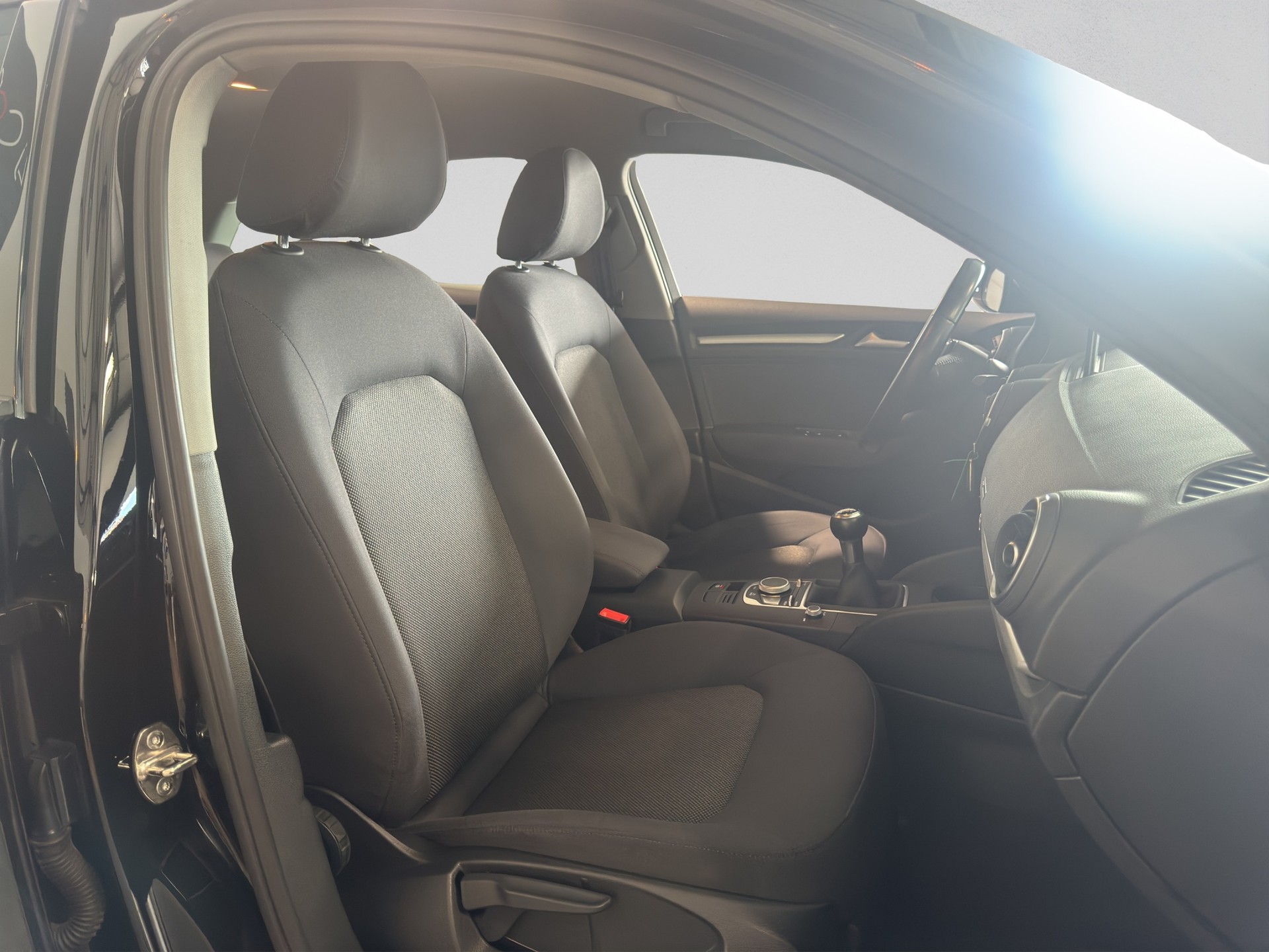 AUDI A3 Sportback 1.6 TDI-image-15