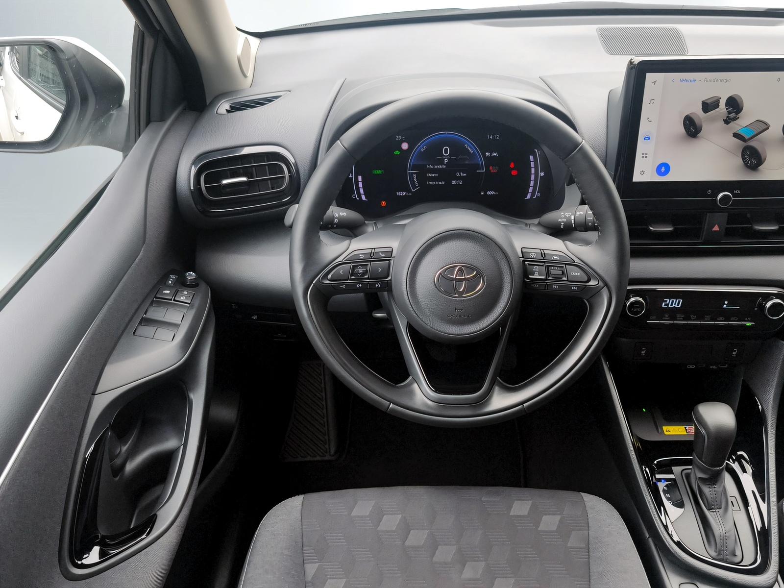 TOYOTA Yaris 1.5 VVT-i HSD Trend-image-4