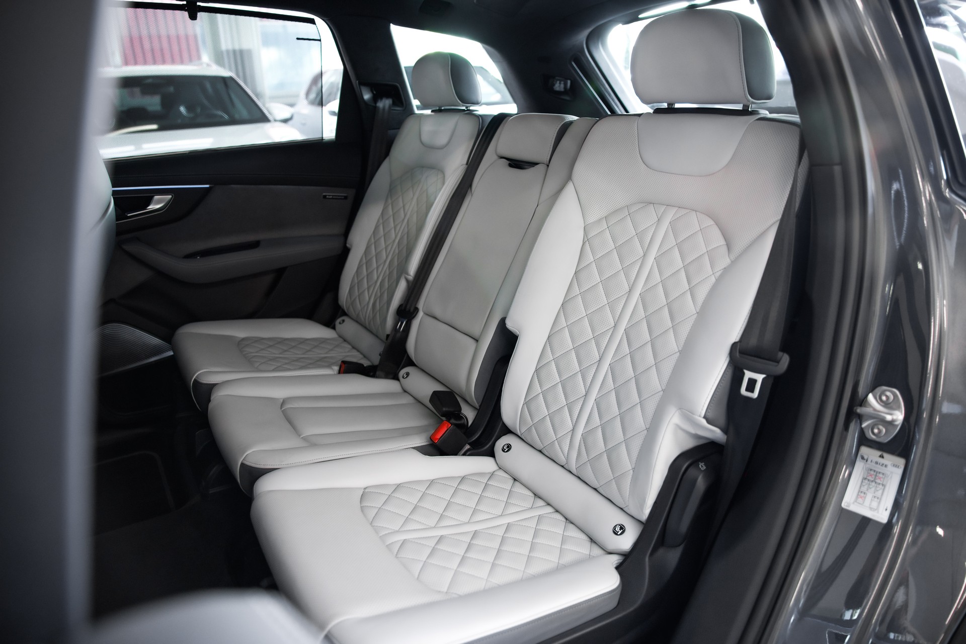 AUDI SQ7 TFSI quattro tiptronic *Keramik*B&O Advanced*7-Plätzer*-image-25