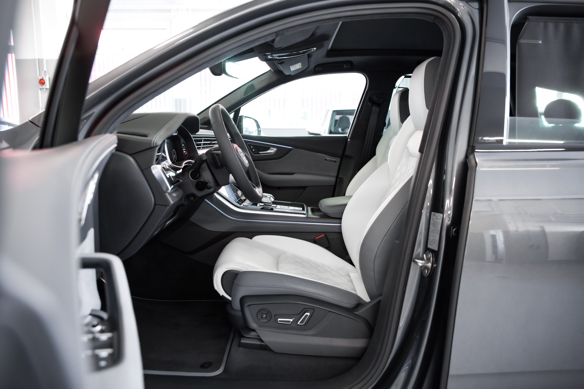 AUDI SQ7 TFSI quattro tiptronic *Keramik*B&O Advanced*7-Plätzer*-image-20