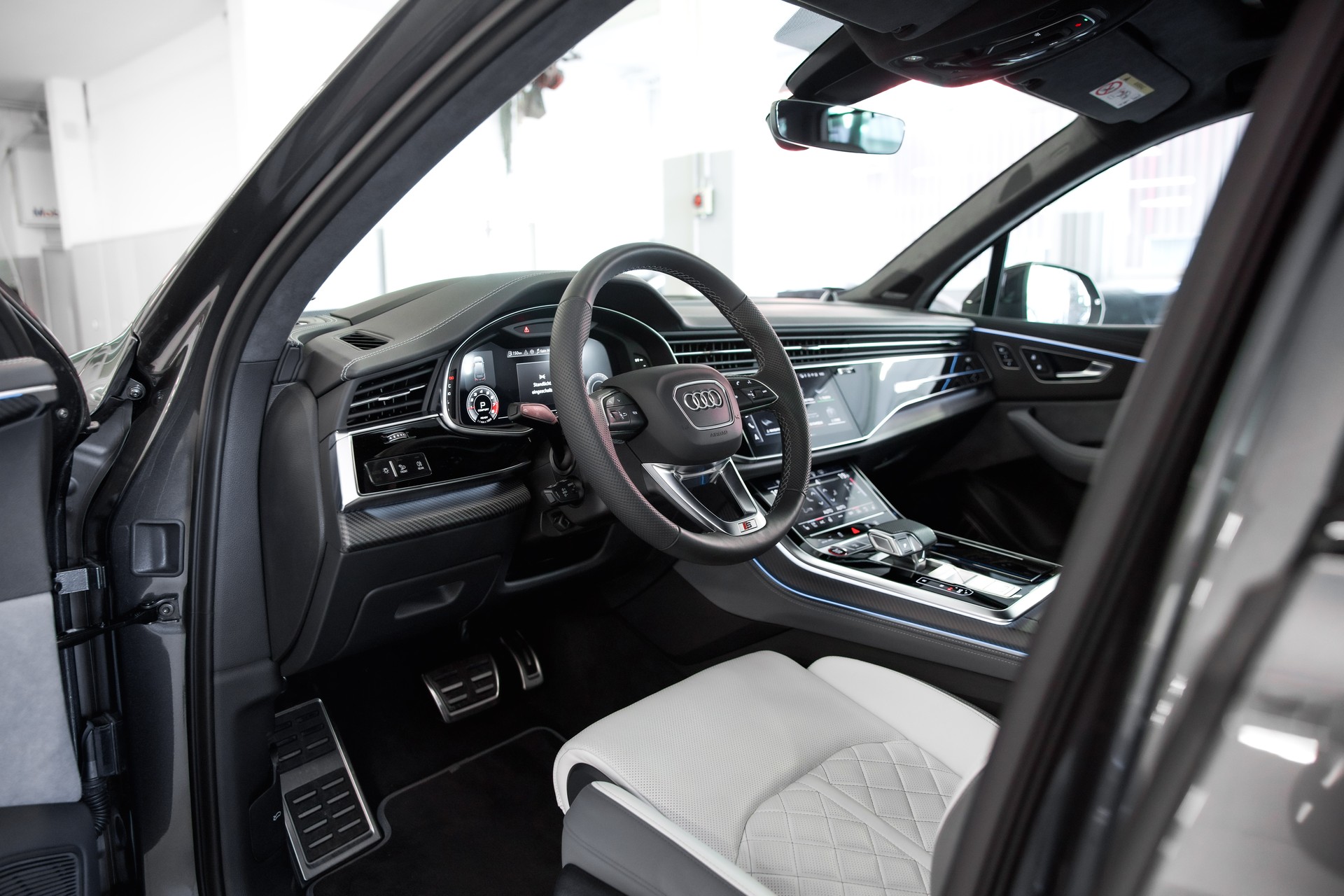 AUDI SQ7 TFSI quattro tiptronic *Keramik*B&O Advanced*7-Plätzer*-image-19