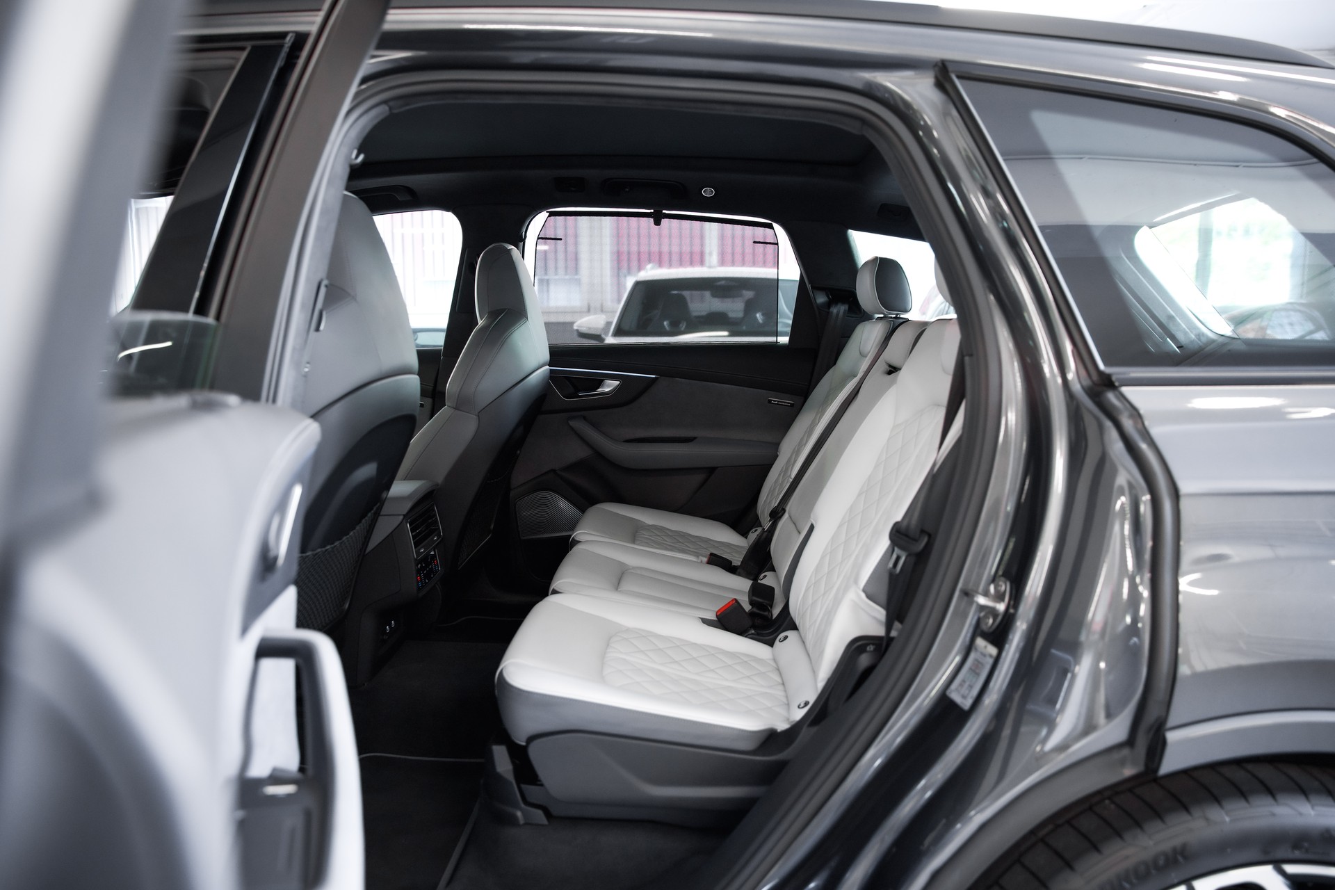 AUDI SQ7 TFSI quattro tiptronic *Keramik*B&O Advanced*7-Plätzer*-image-24