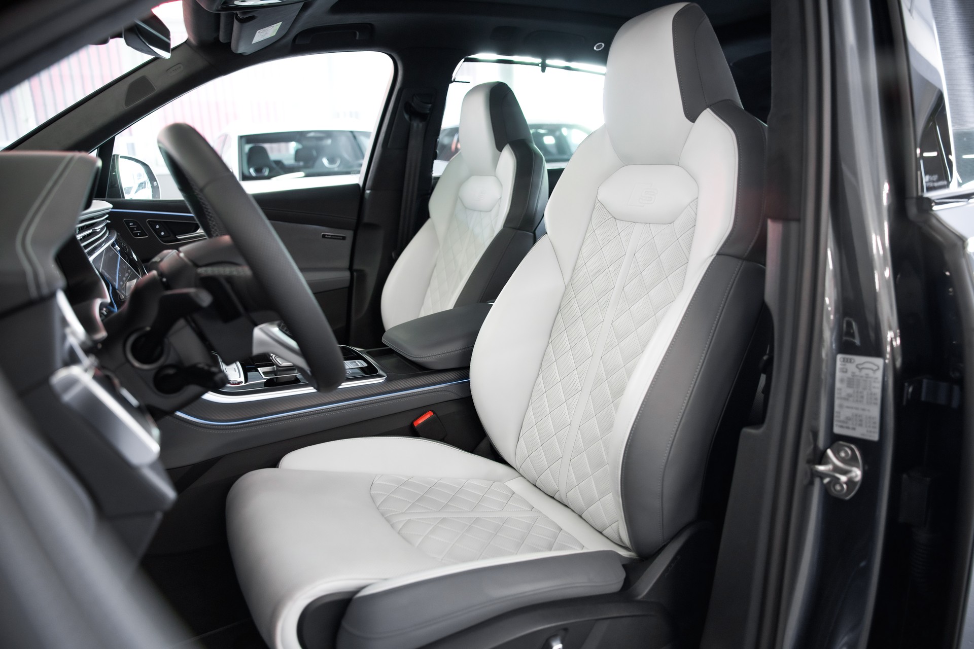 AUDI SQ7 TFSI quattro tiptronic *Keramik*B&O Advanced*7-Plätzer*-image-21
