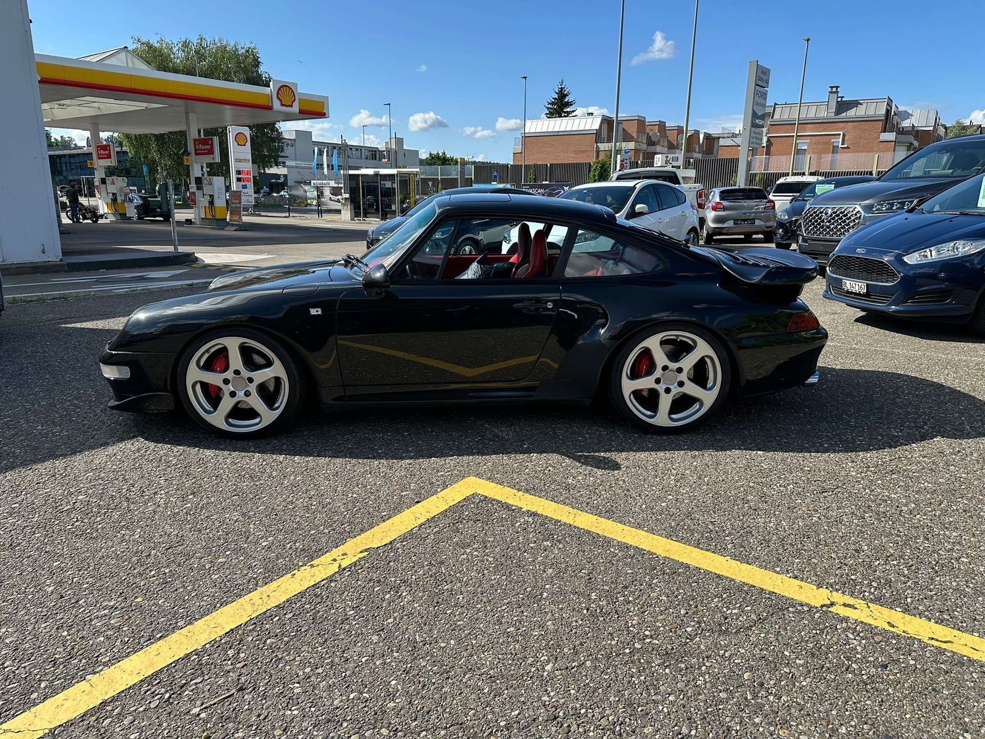 PORSCHE 911 Turbo-image-6