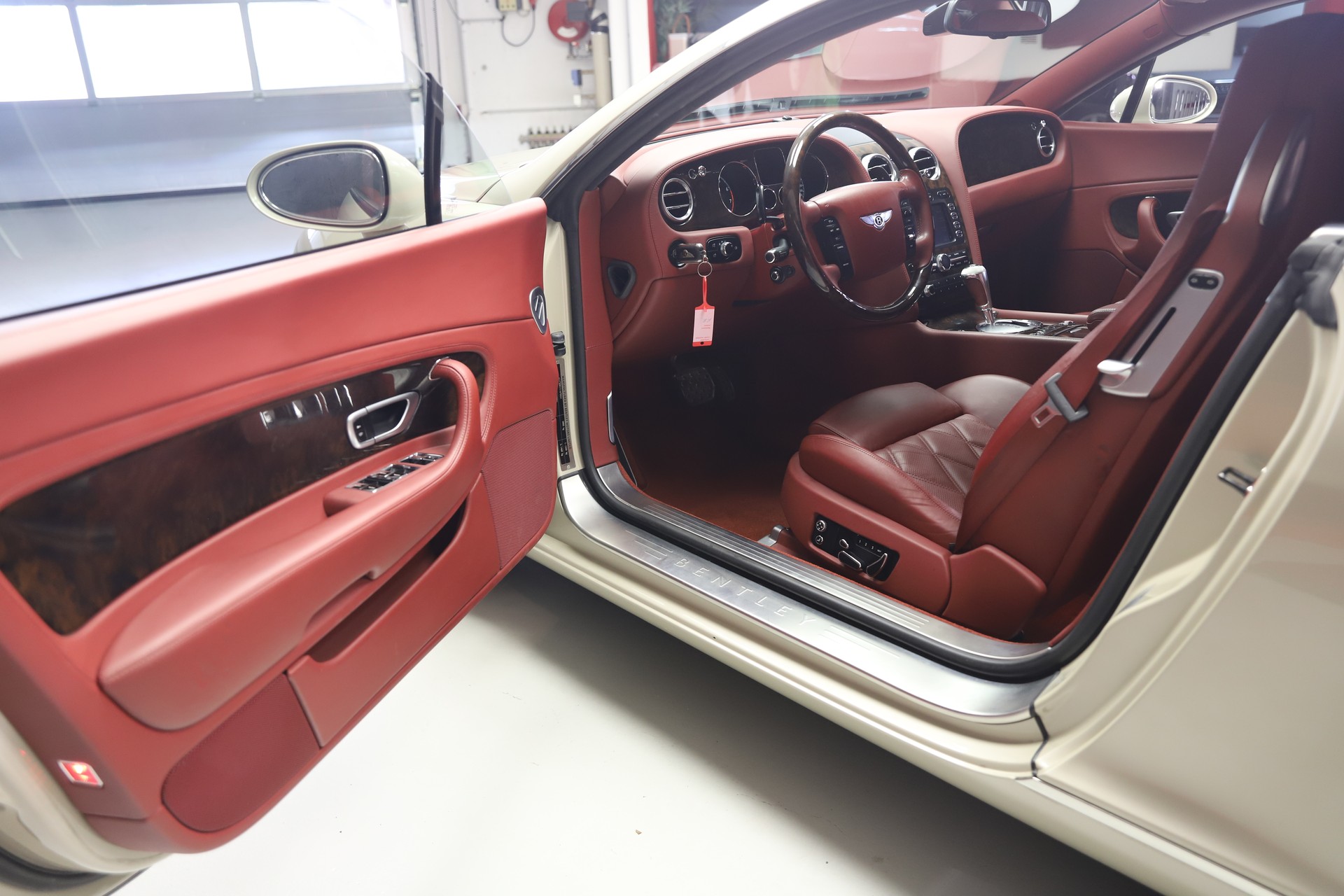 BENTLEY Continental GT 6.0-image-7