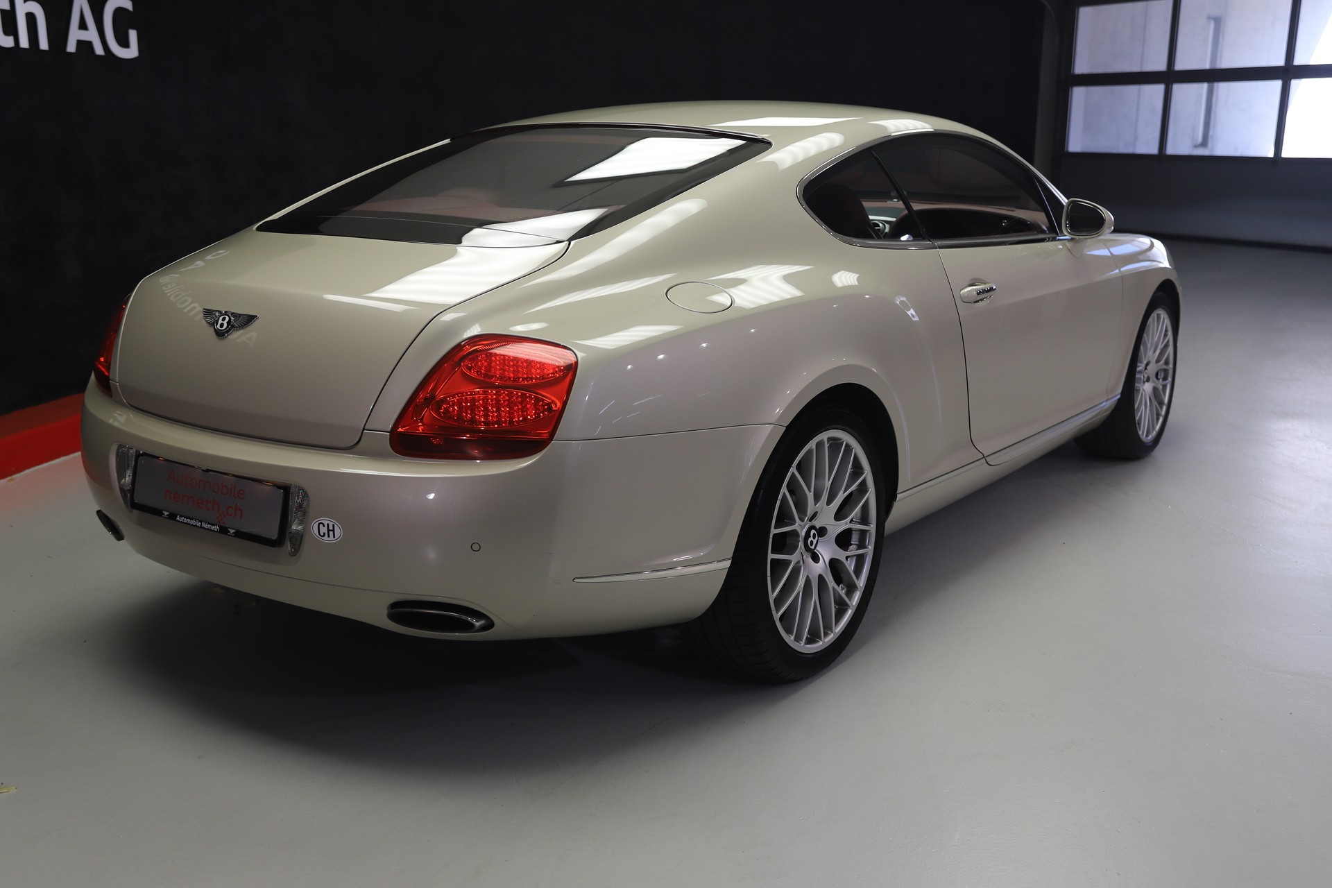 BENTLEY Continental GT 6.0-showroom-element-2