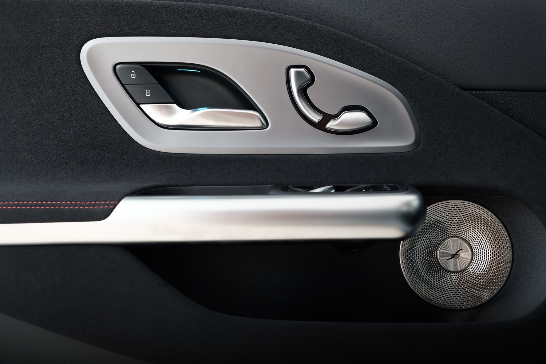 MERCEDES-BENZ CLA 350 4 Matic 85 kWh EQ-image-9