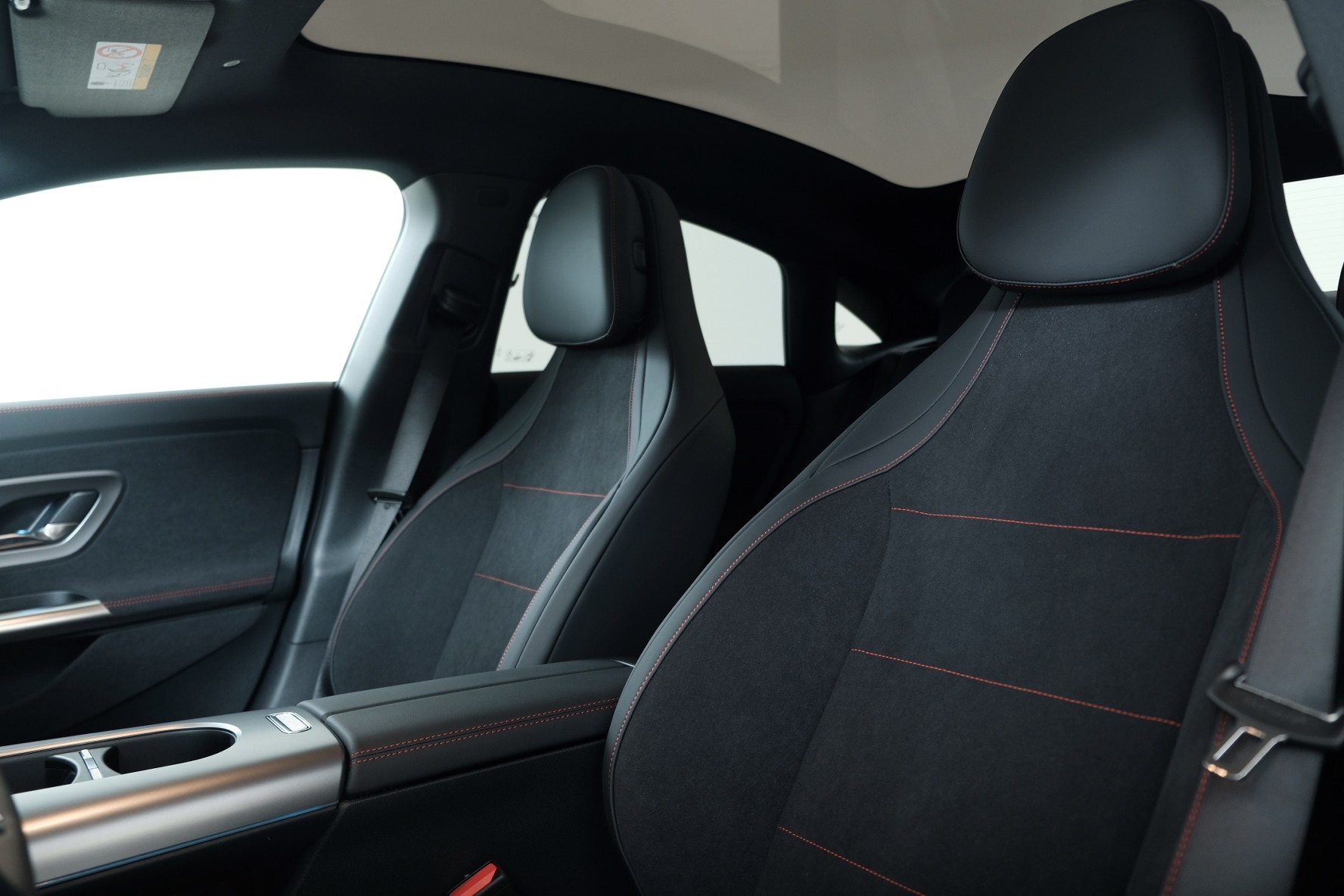 MERCEDES-BENZ CLA 350 4 Matic 85 kWh EQ-image-10
