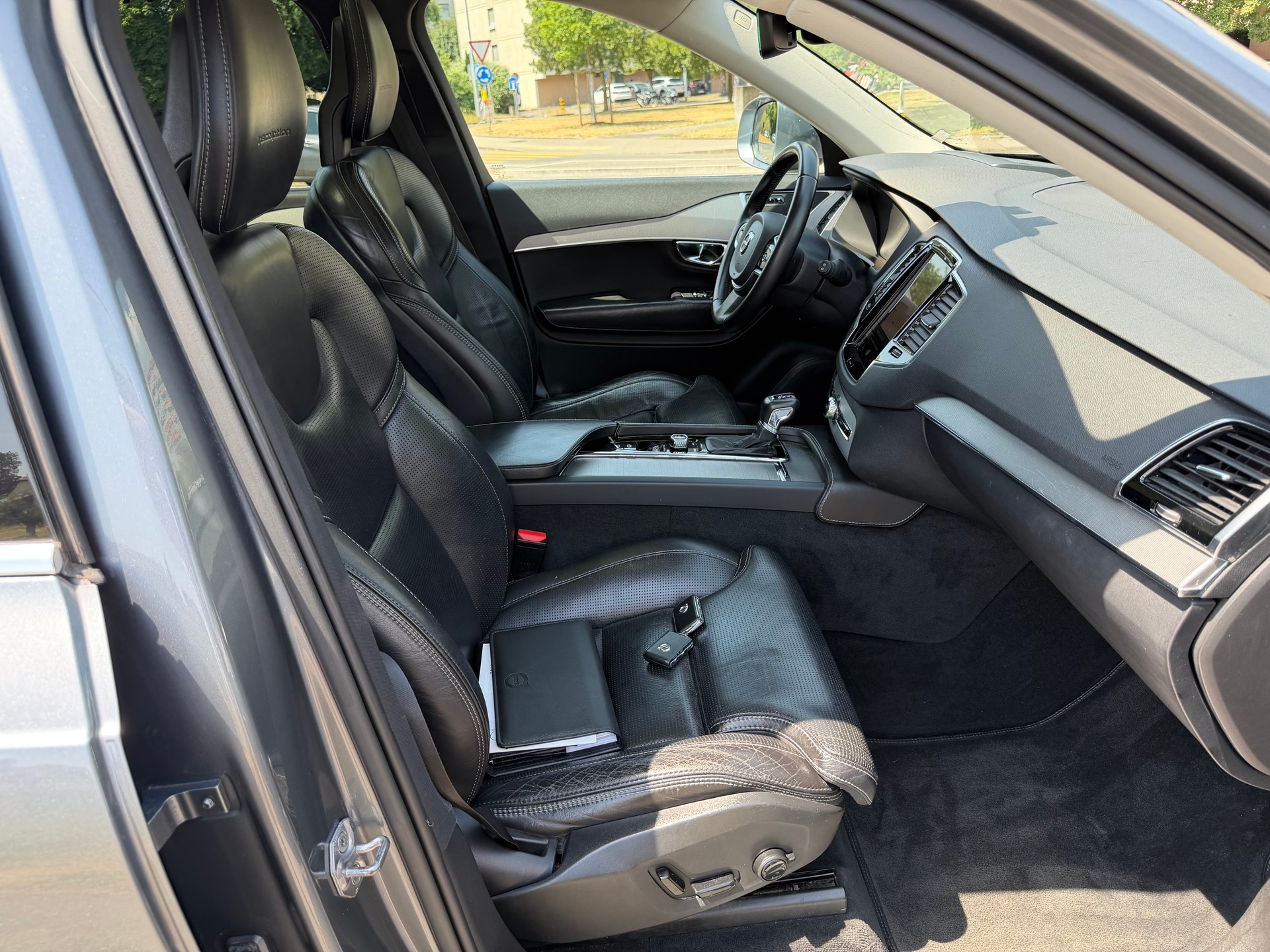 VOLVO XC90 T6 AWD Inscription Geartronic-image-10