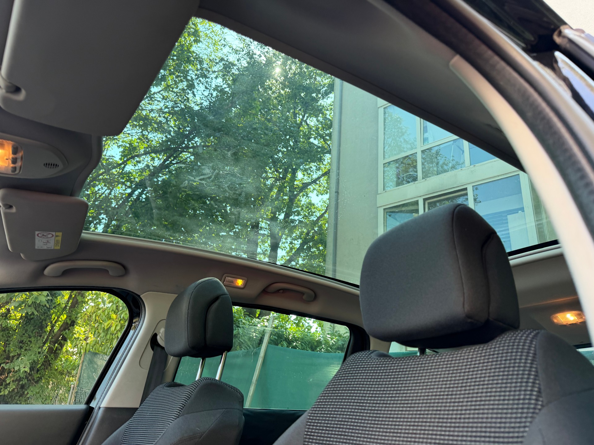 PEUGEOT 5008 1.2 Pure Tech Sensation-image-7