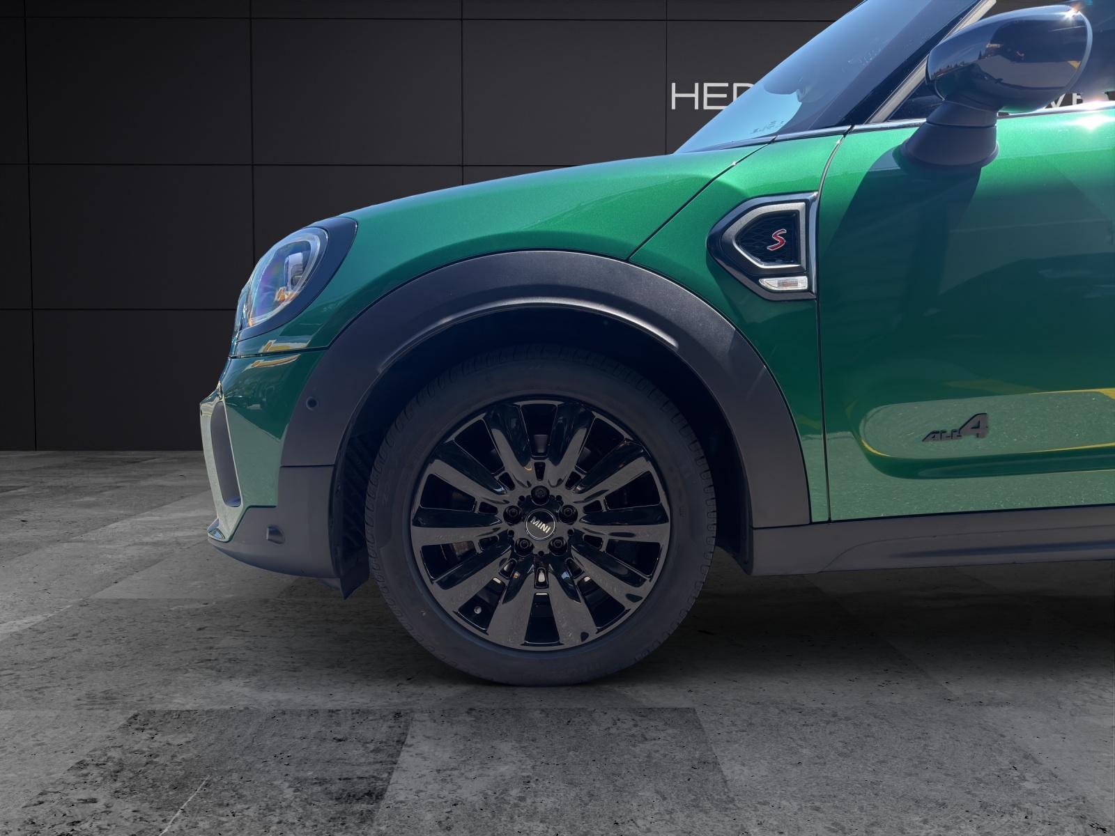 MINI Countryman F60 2.0i Cooper S ALL4-image-4