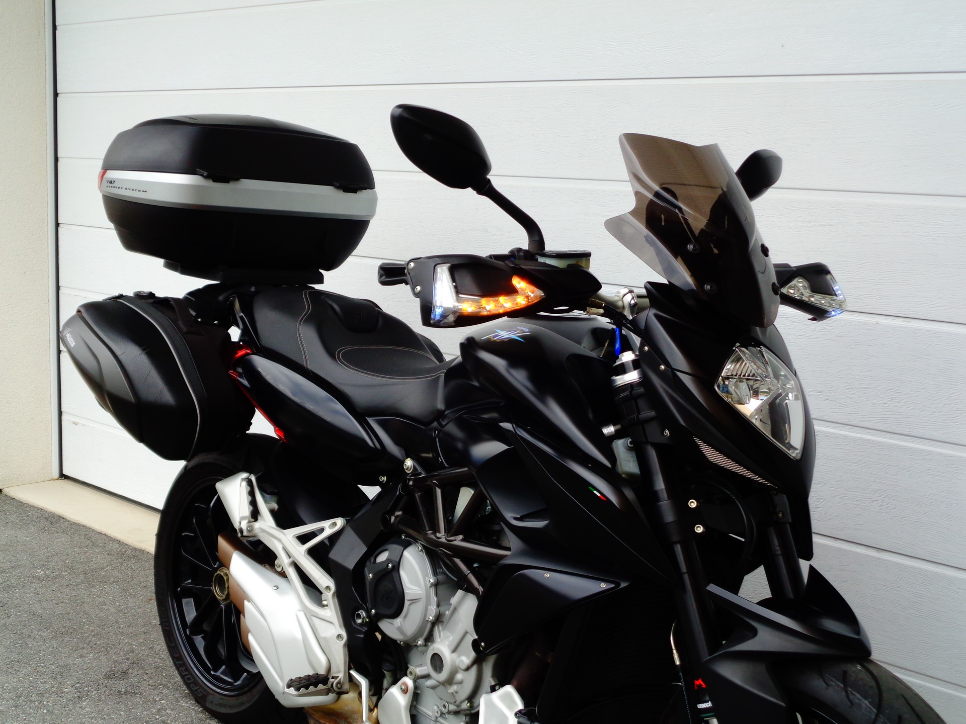 MV AGUSTA Stradale 800 EAS ABS-showroom-element-3