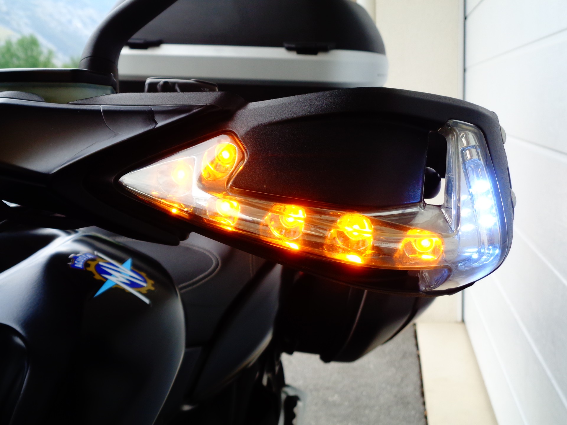 MV AGUSTA Stradale 800 EAS ABS-showroom-element-2