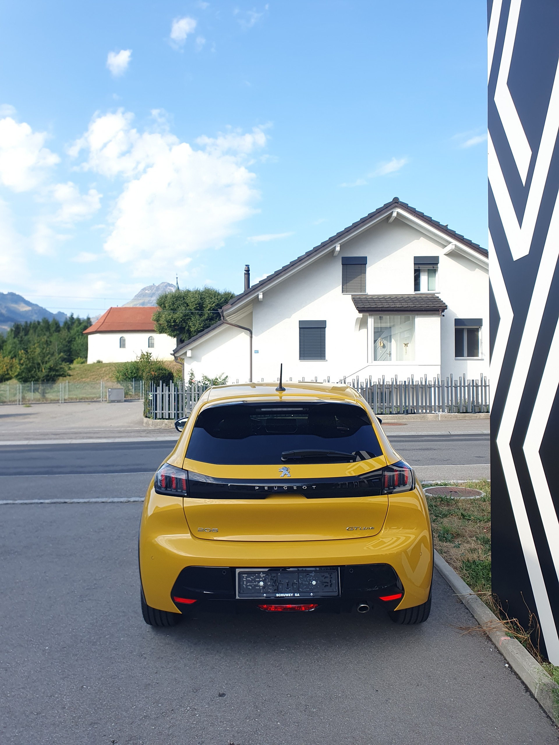 PEUGEOT 208 1.2 PureTech GT Line EAT8-image-4