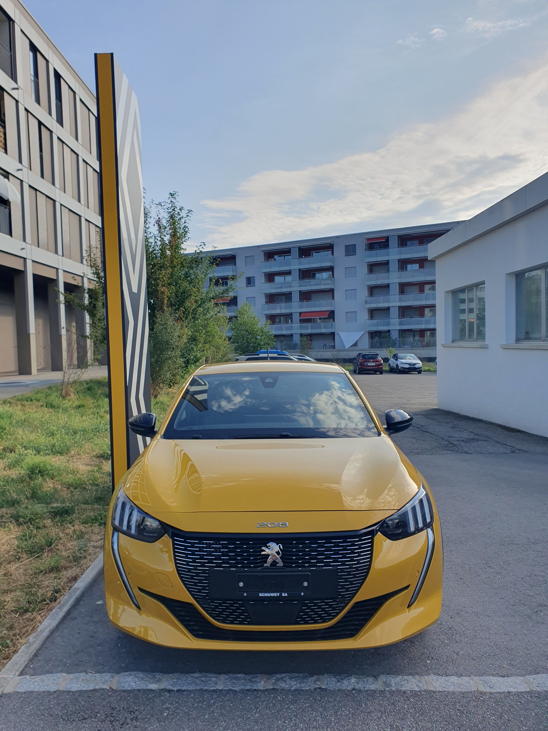 PEUGEOT 208 1.2 PureTech GT Line EAT8-image-1