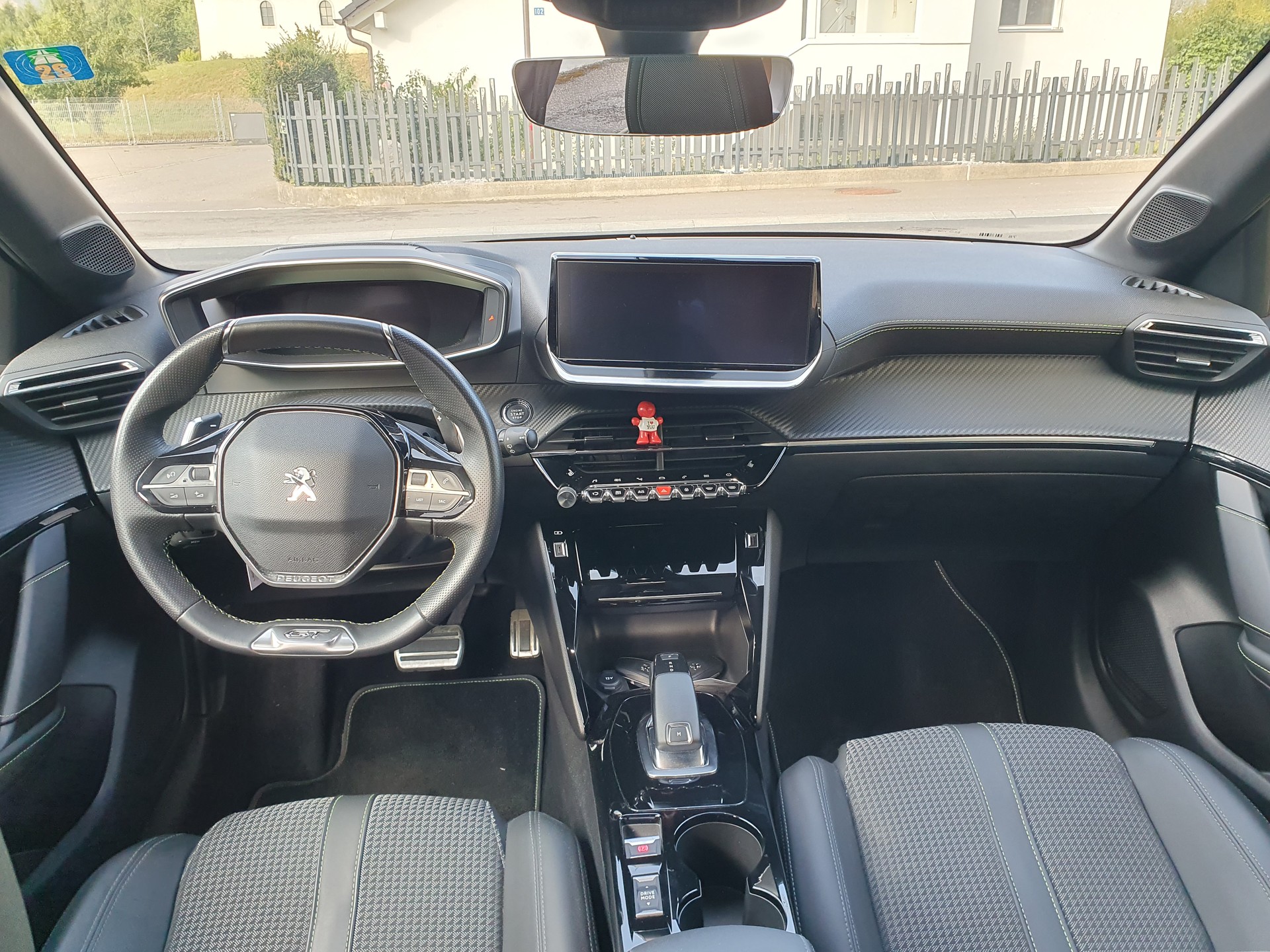 PEUGEOT 208 1.2 PureTech GT Line EAT8-image-5