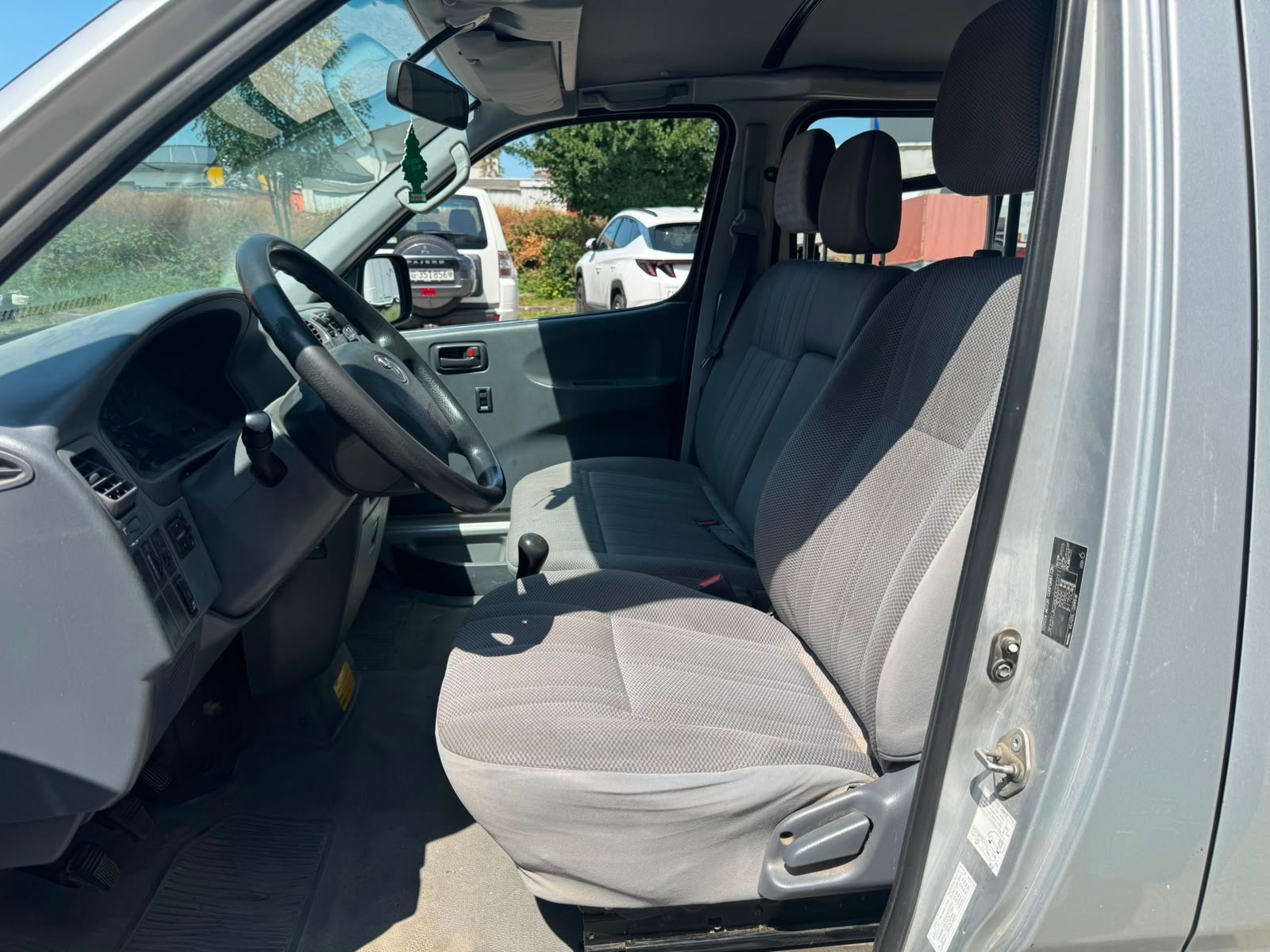 TOYOTA Hiace D-4D Kombi 4WD LWB-image-7
