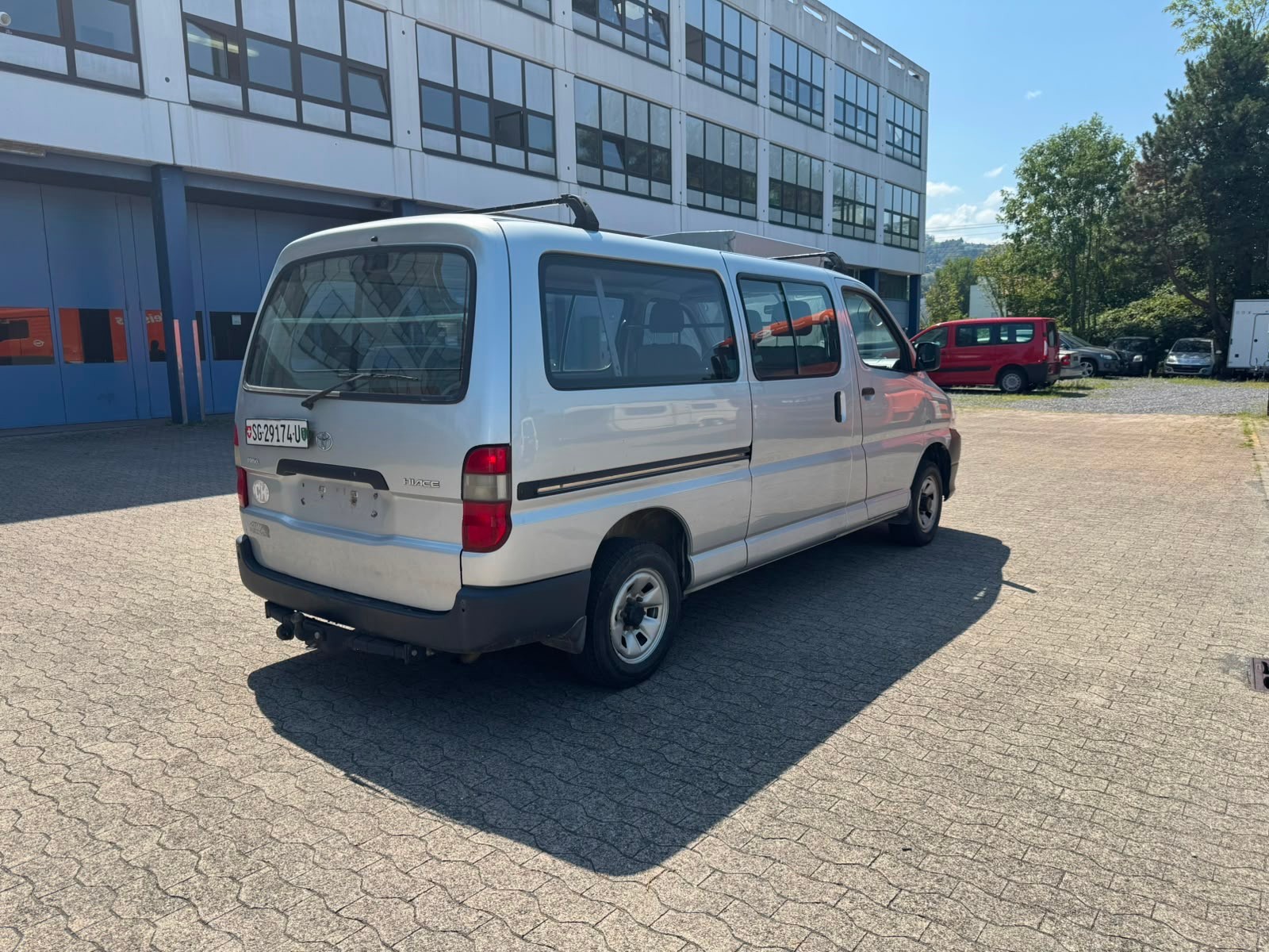 TOYOTA Hiace D-4D Kombi 4WD LWB-image-5