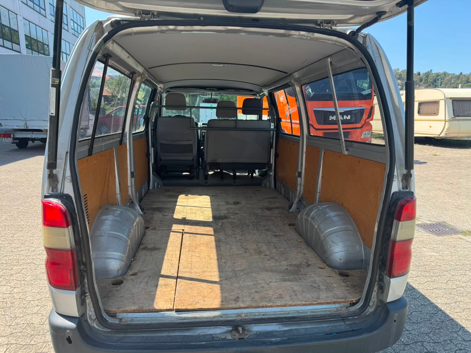 TOYOTA Hiace D-4D Kombi 4WD LWB-image-8
