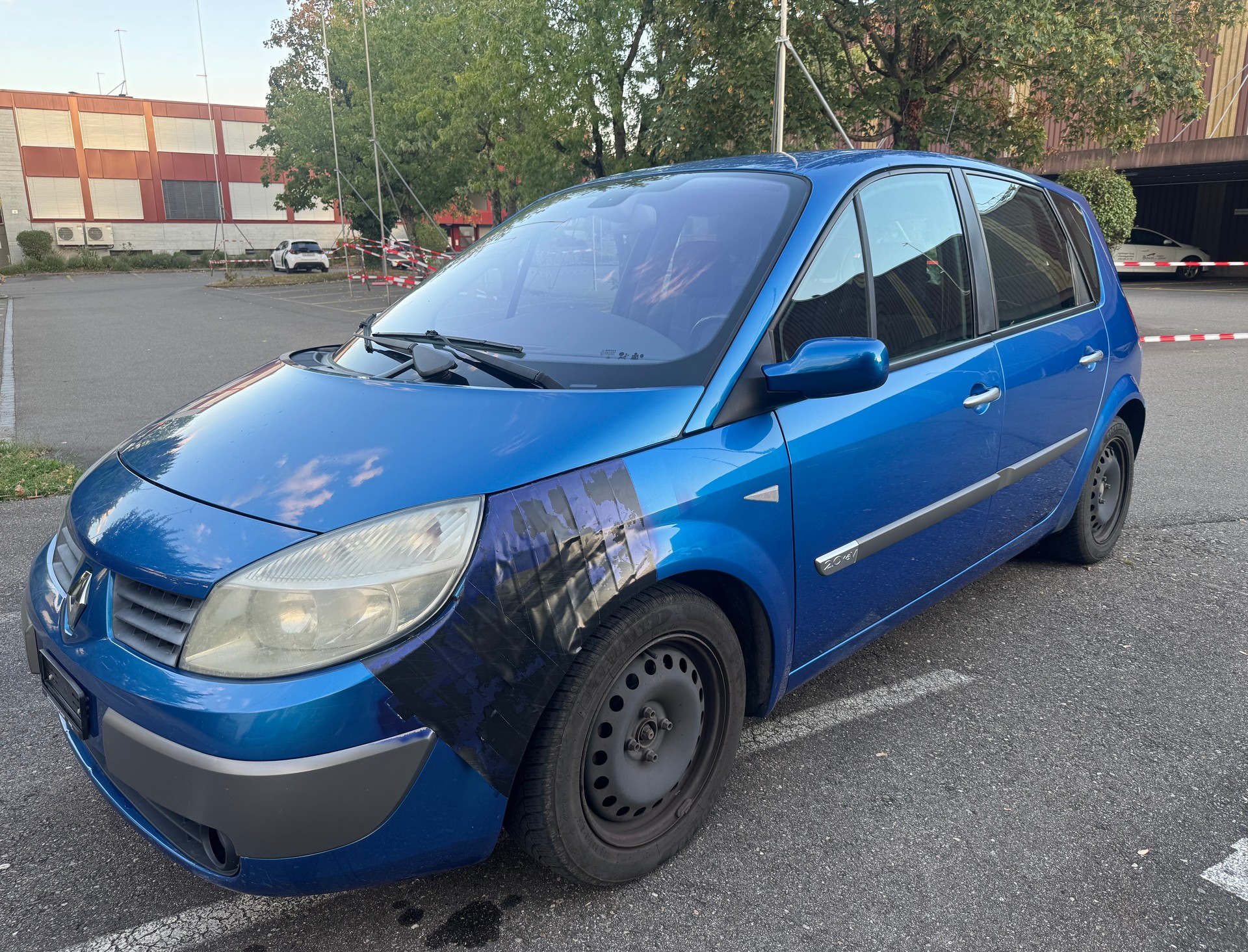 RENAULT Scénic 2.0 16V Dynamique-image-0
