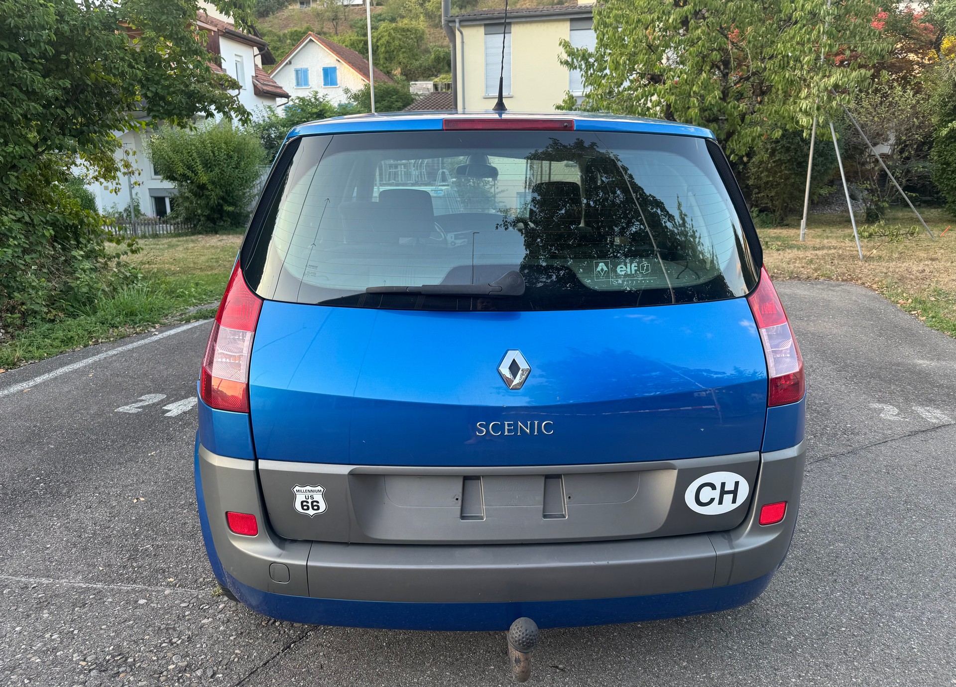 RENAULT Scénic 2.0 16V Dynamique-image-2