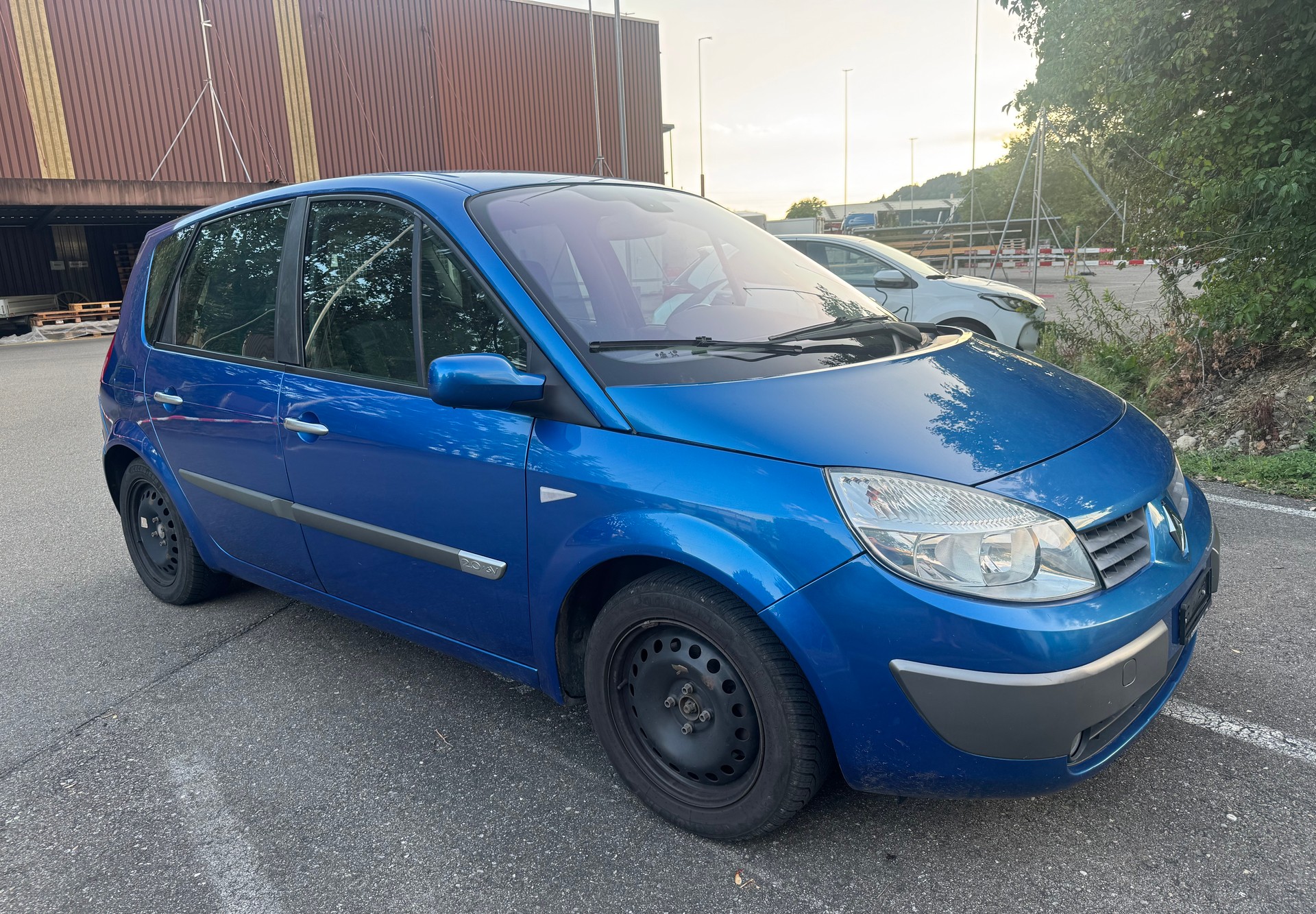 RENAULT Scénic 2.0 16V Dynamique-image-4
