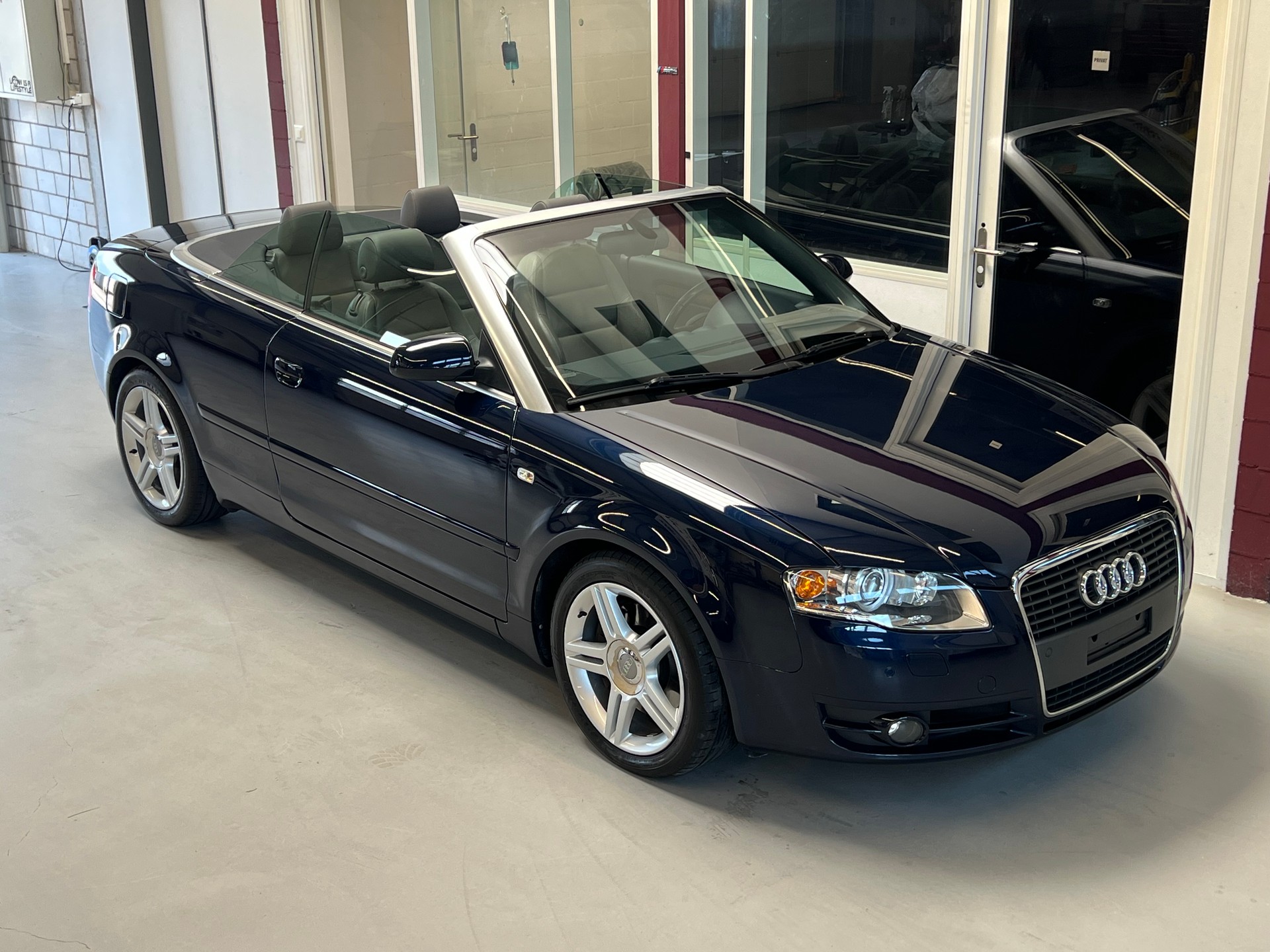 AUDI A4 Cabriolet 2.7 TDI multitronic-image-0