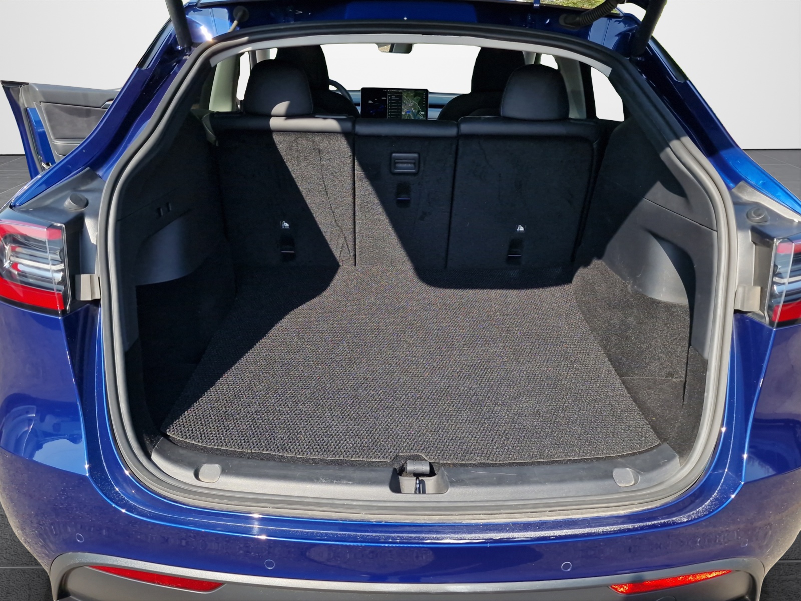 TESLA Model Y Long Range-image-12