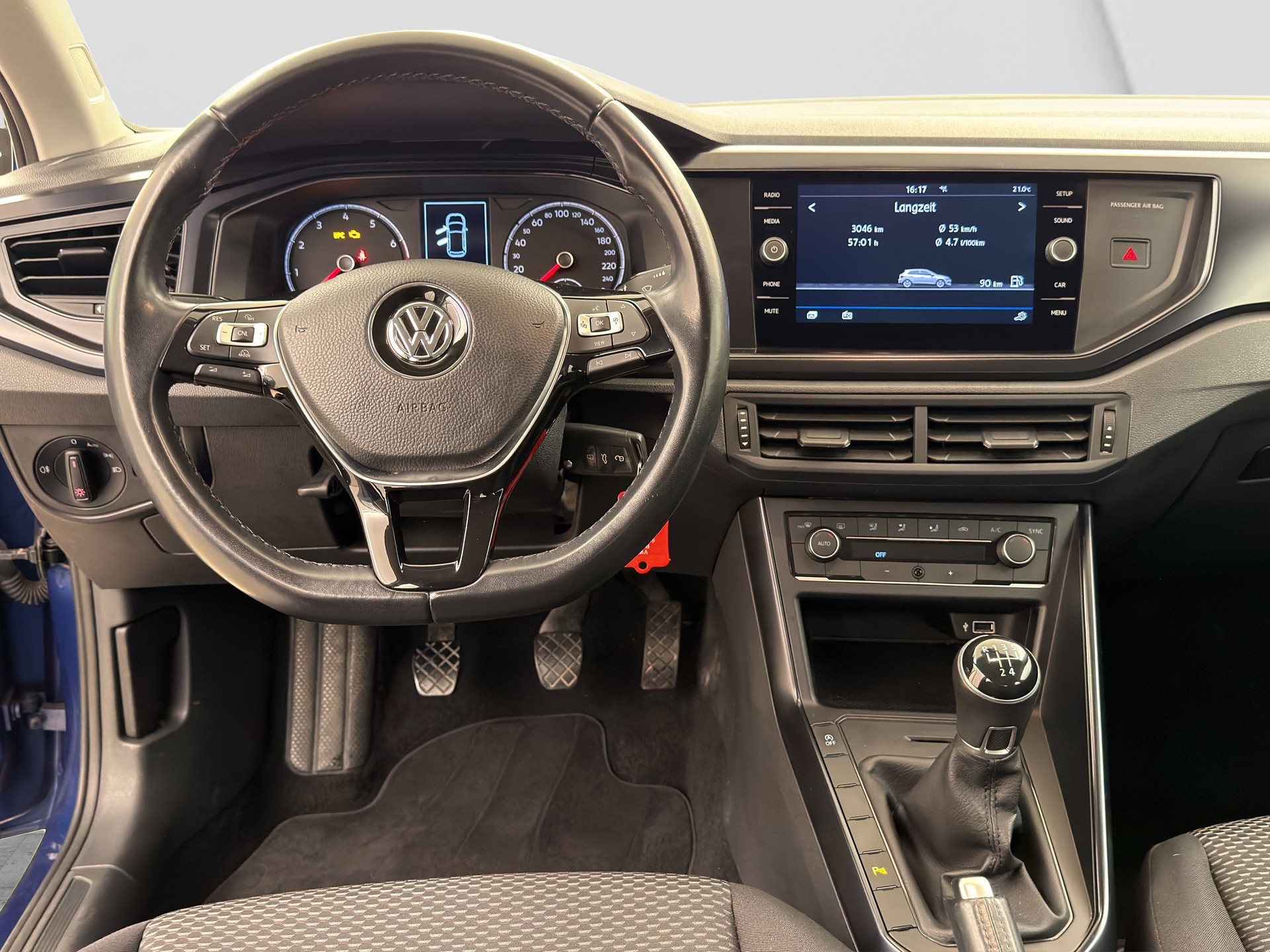 VW Polo 1.0 MPI Trendline-image-9