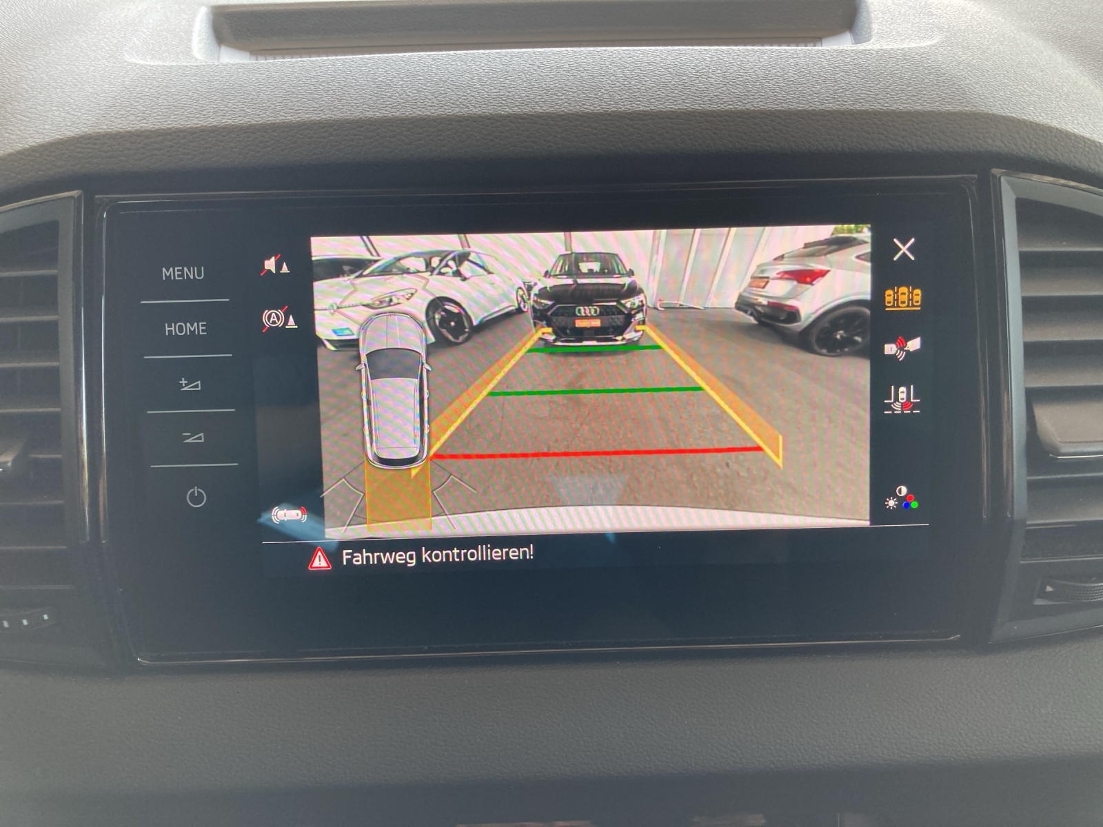 SKODA Karoq 2.0 TDI CR Selection 4x4 DSG-image-14